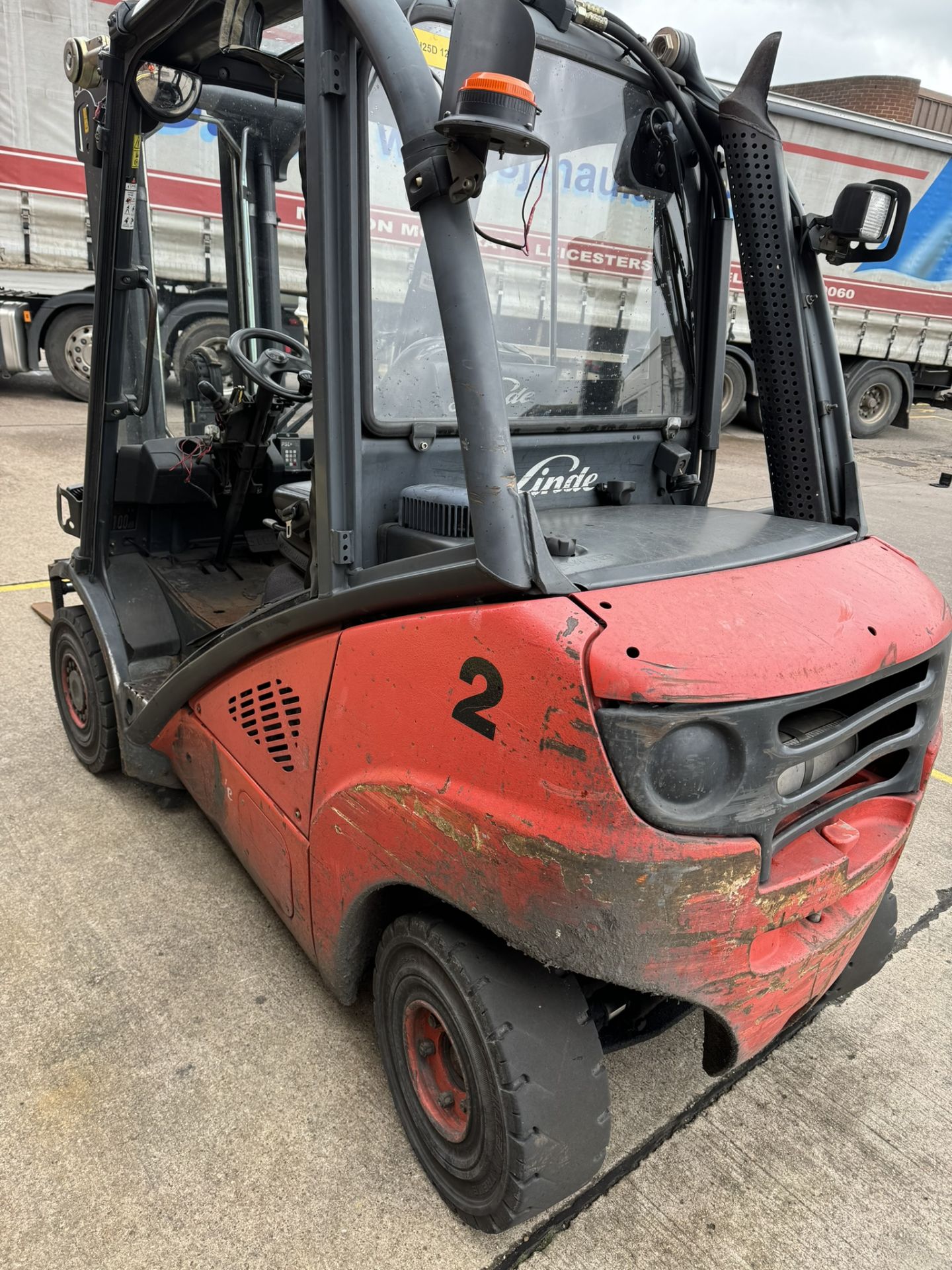 Linde H25D-01 Lpg Powered Fork Lift Truck, Rated Capacity 2500kg (None Runner - Spares Or Repairs On - Image 3 of 4