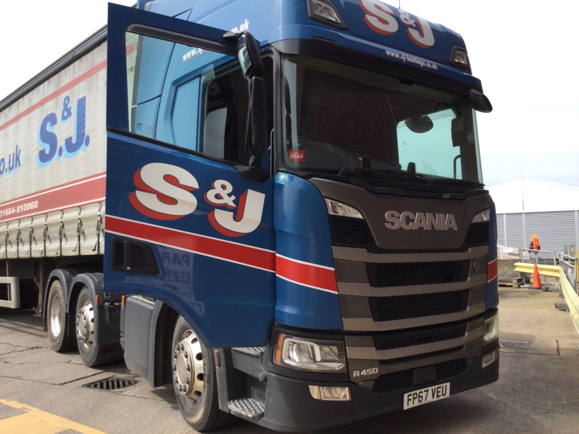 SCANIA R450 6x2 Topline Tractor Unit, with mid-lift axle, sleeper Until 31/12/24 Registration numbe