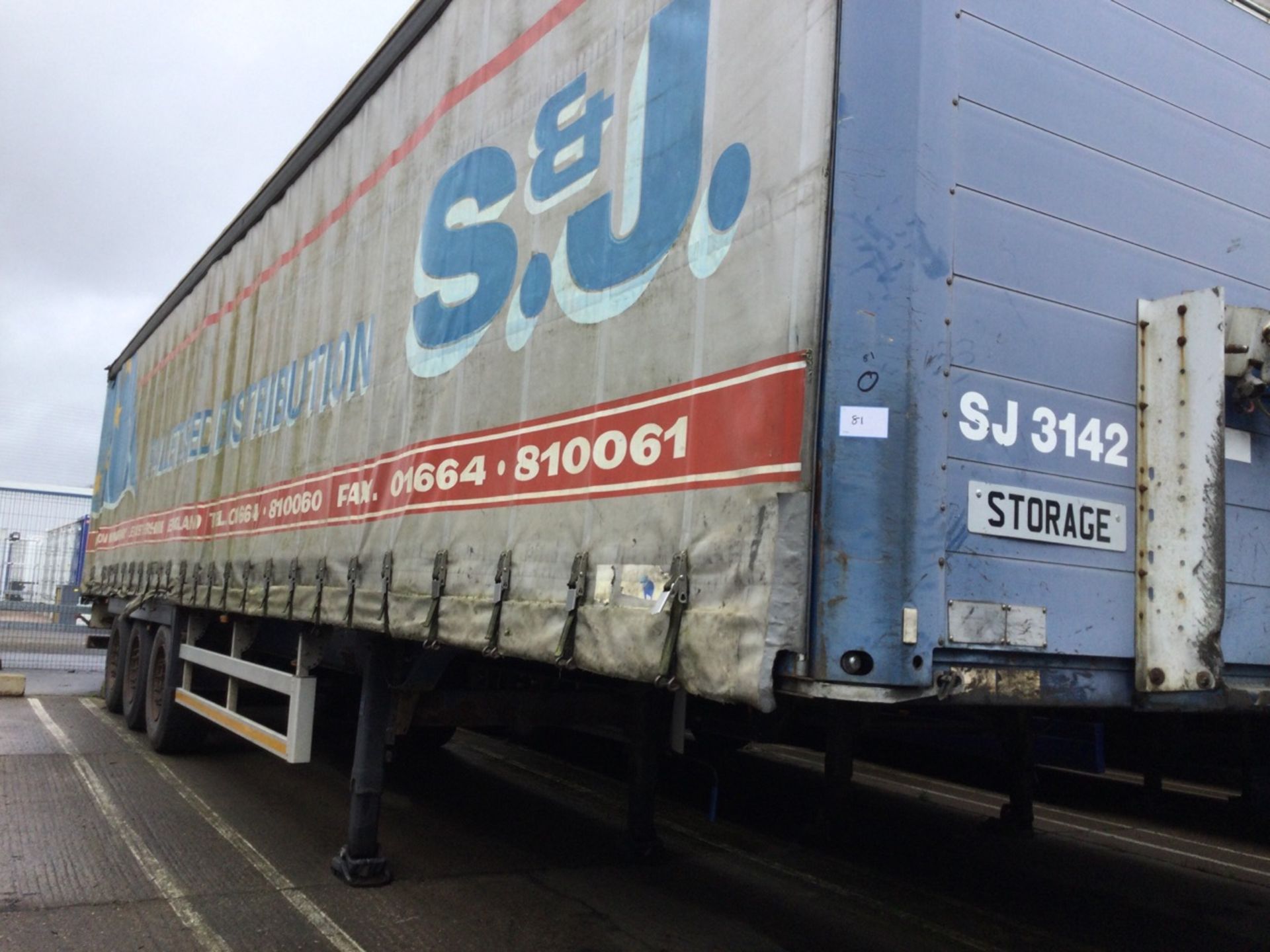 Schmitz Tri-Axle 13.9m Curtainside Trailer Mot Expired , serial number C177152 , year 2004. Note