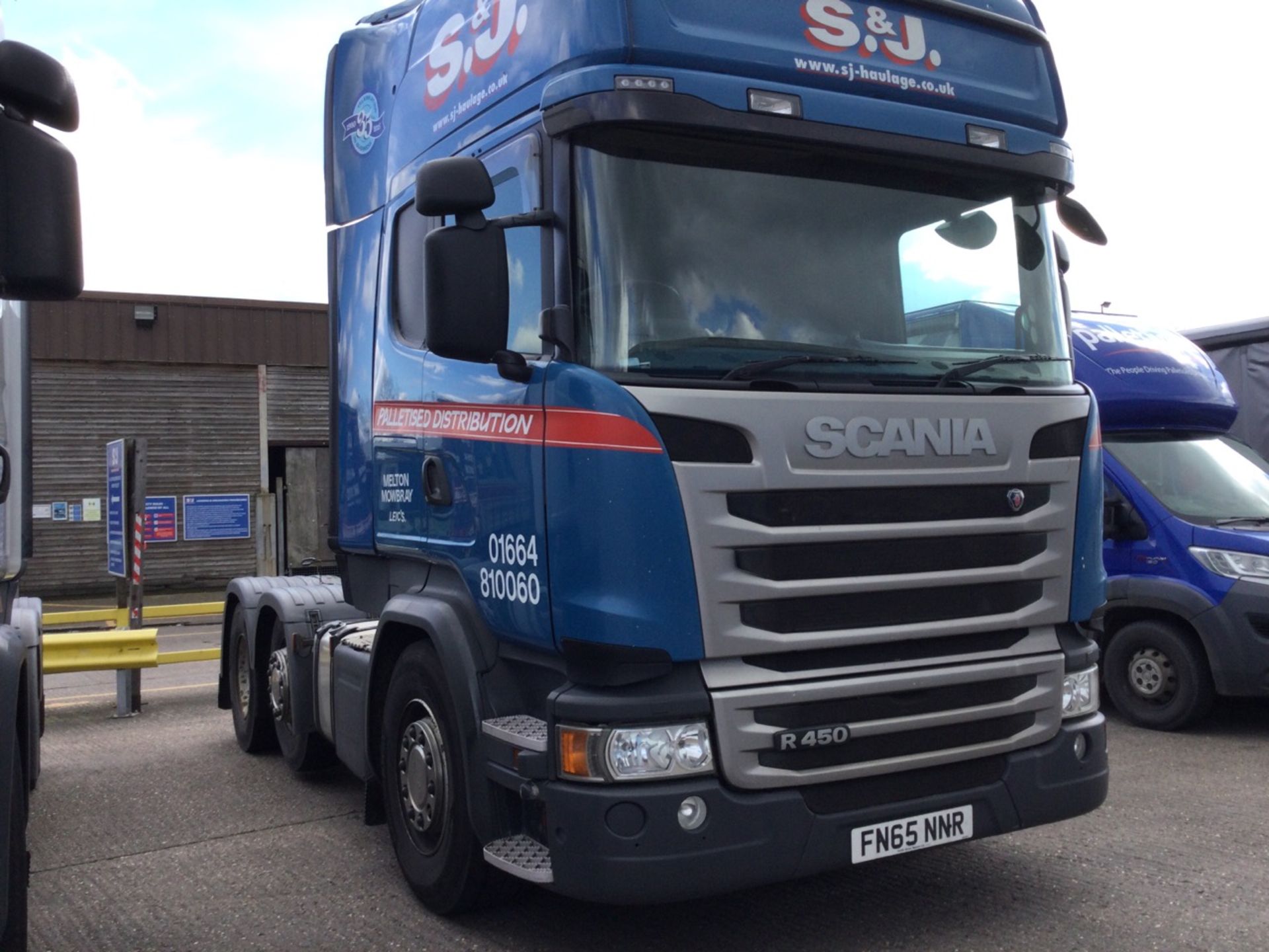 SCANIA R-SRS L-CLASS 6x2 Tractor Unit With Mid Lift Axle, Sleeper Cab, 887032kms, Mot Until 30/09/24 - Image 2 of 5