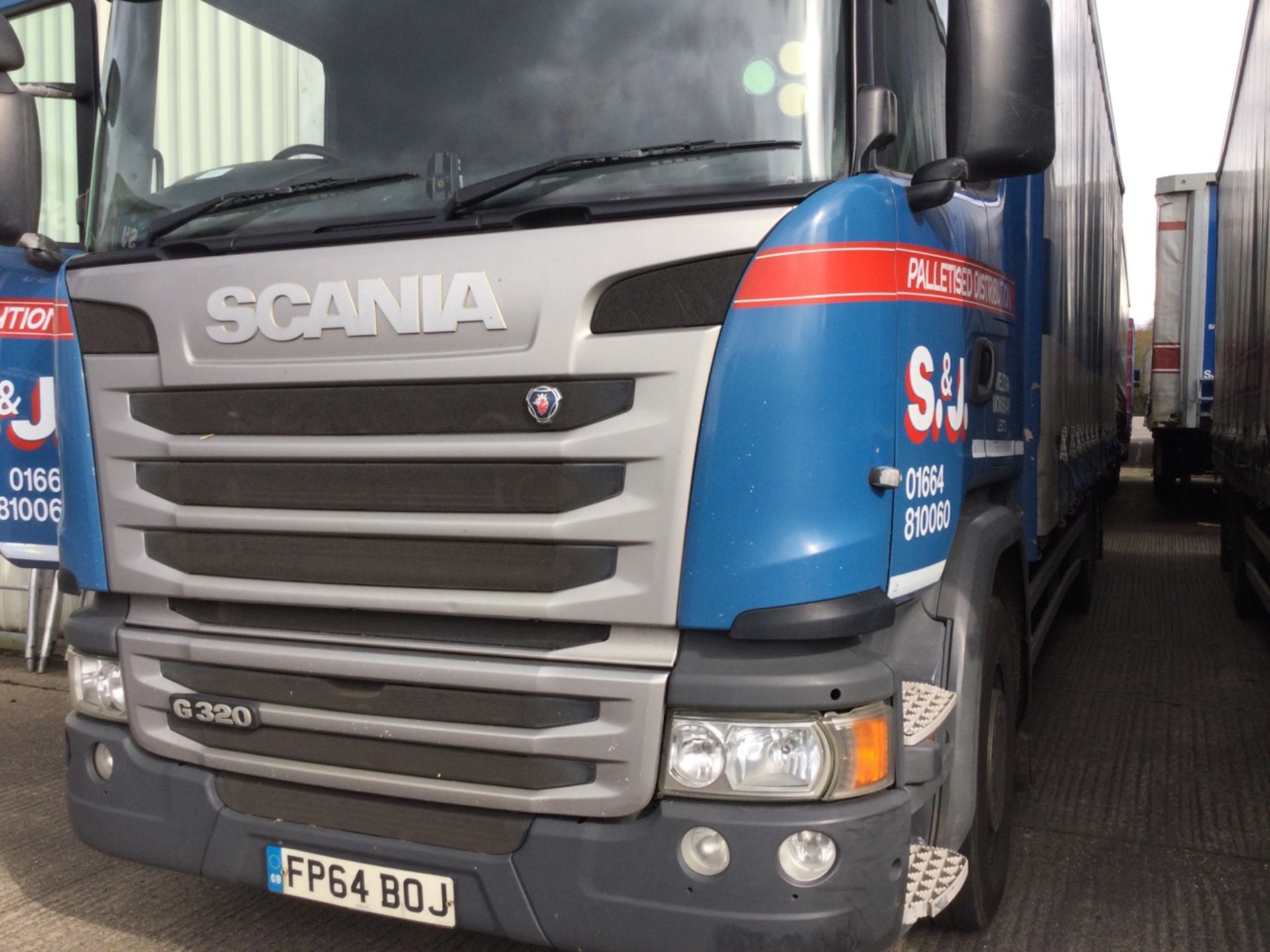 Scania G320-SRS D-CLASS (SERIES-1) 6x2 Curtainside Rear Axle Lift Rigid Sleeper, Fork Truck Mounts, - Image 2 of 5