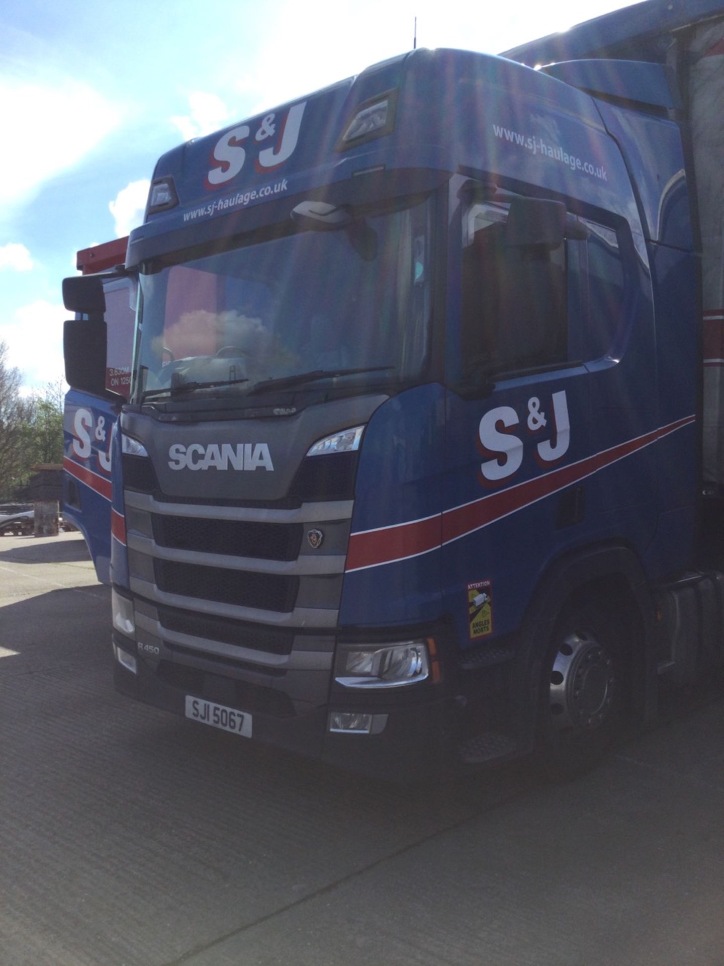 Scania R450-SERIES 6x2 Tractor Unit With Mid-Lift Axle, Sleeper Cab Mot Until 31/05/24546231kms, Reg