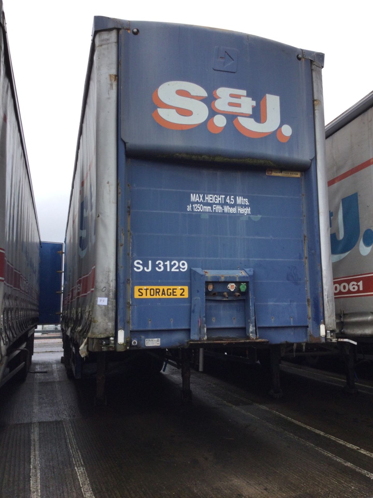 MONTRACON Tri-Axle 13.6m Curtainsider Trailer, Air Suspension, Believed Out Of Test, serial number C