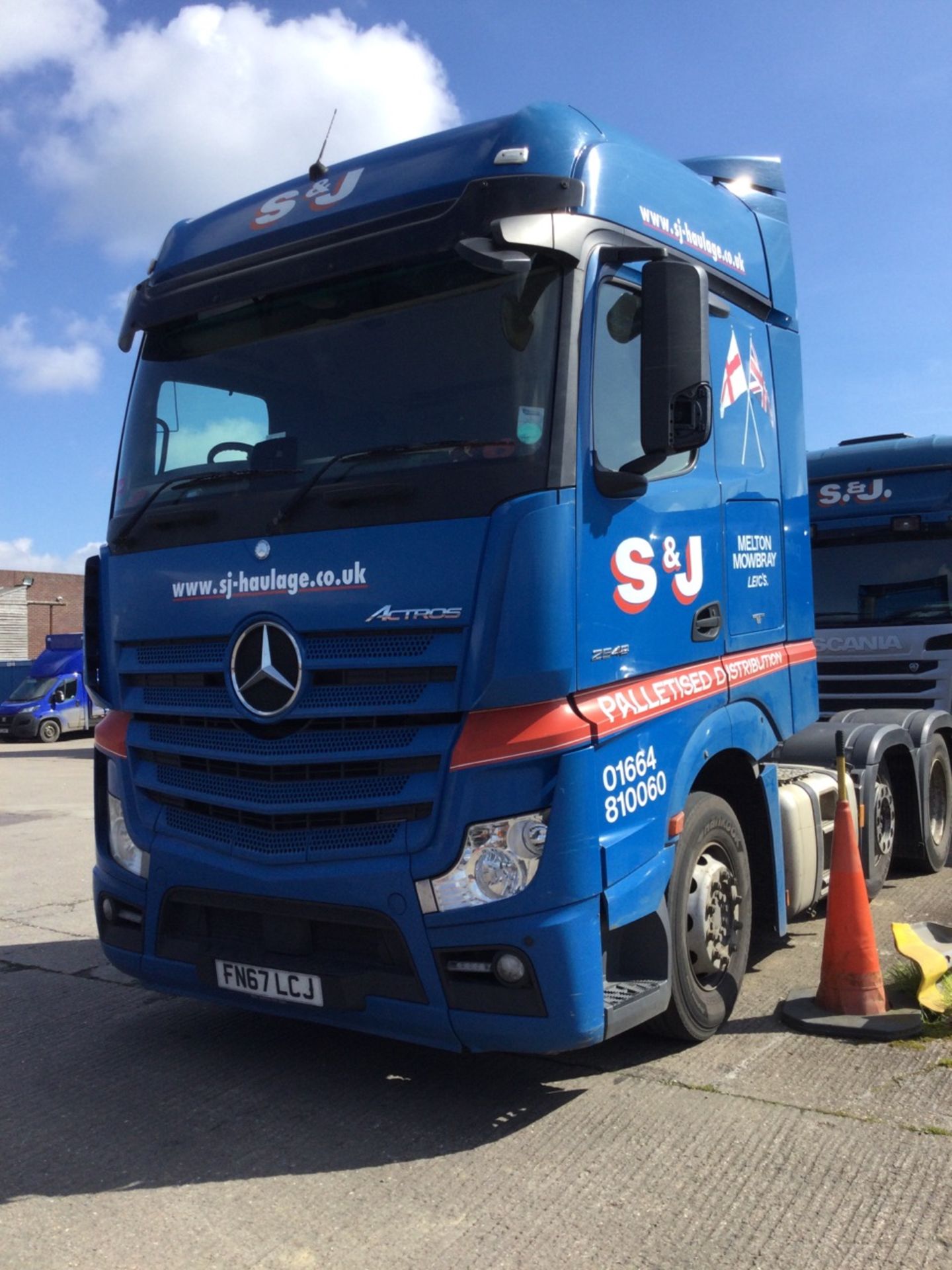 Mercedes ACTROS 2458 6x2 Tractor Unit With Mid-Lift Rear Axle, Sleeper Until 30/09/24671344kms, Re