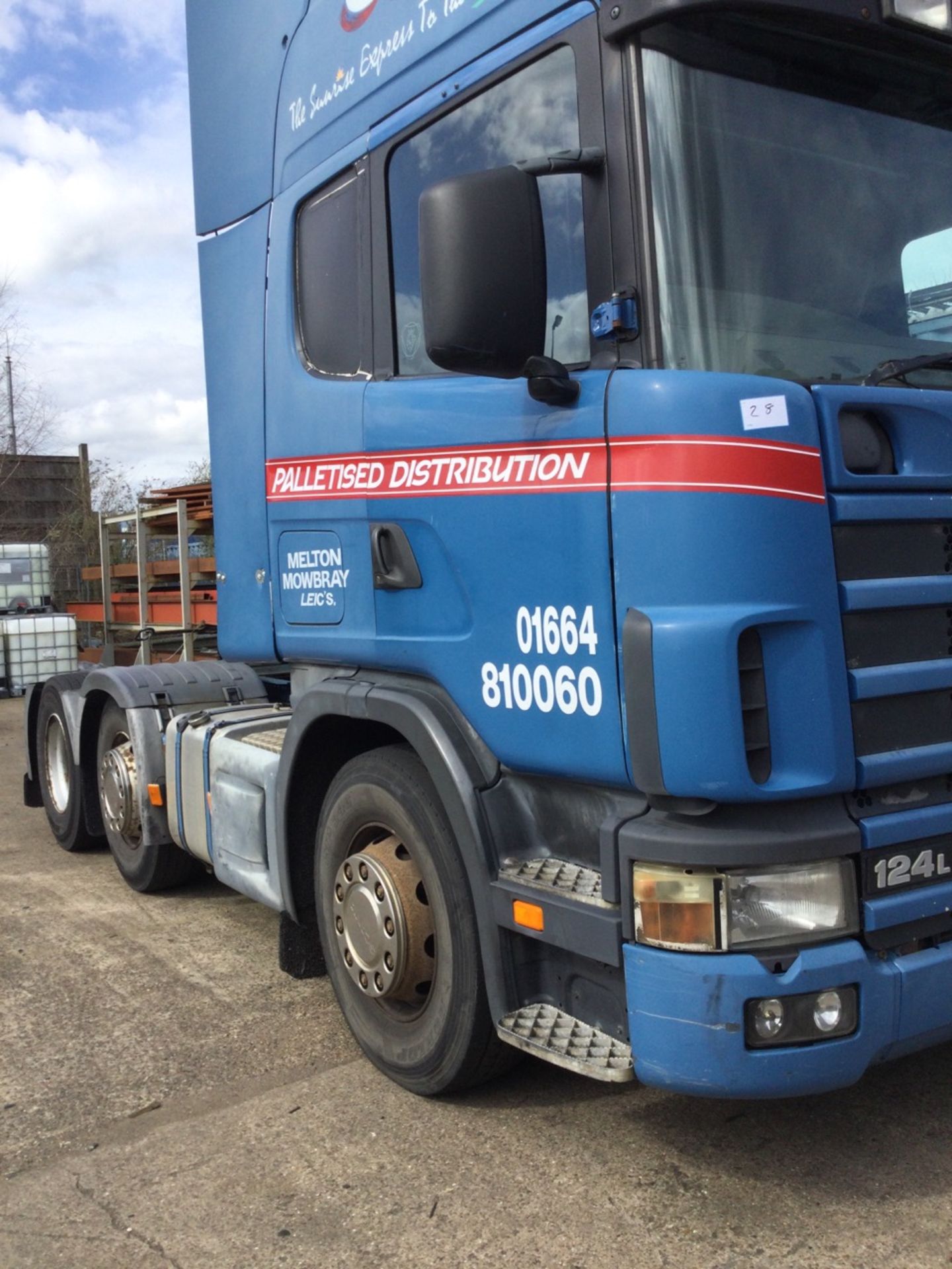 Scania 4-SRS L-CLASS 6x2 Tractor Unit With Mid Lift Axle, Sleeper Cab. Not Running - Believed To Ne - Image 2 of 4