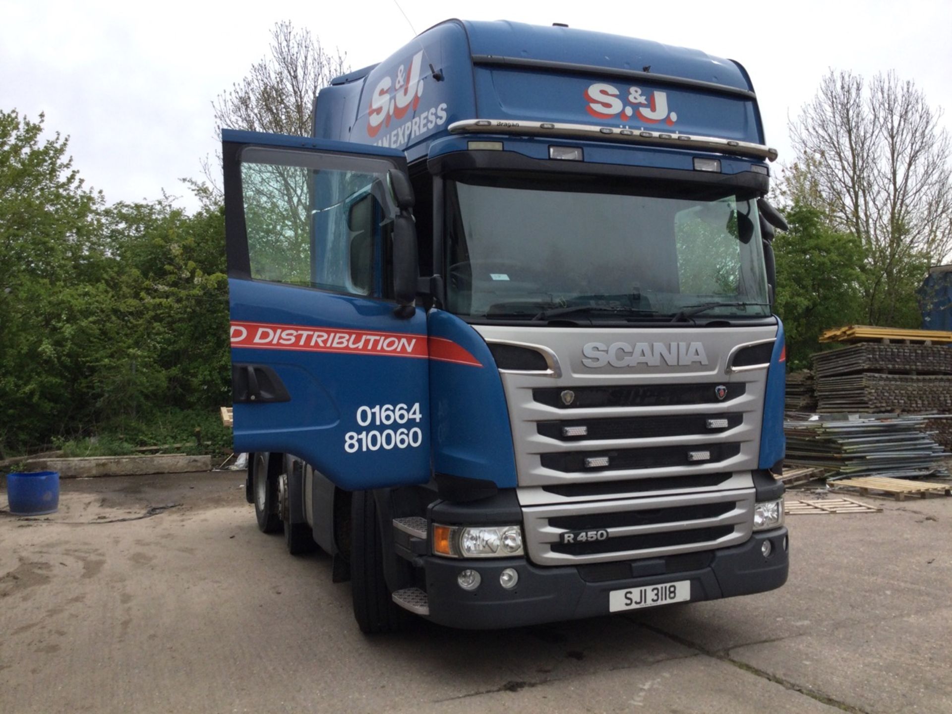 SCANIA R450 6x2 Topline Tractor Unit, with mid-lift steer axle, sleeper cab, Mot Until 30/09/24, Reg