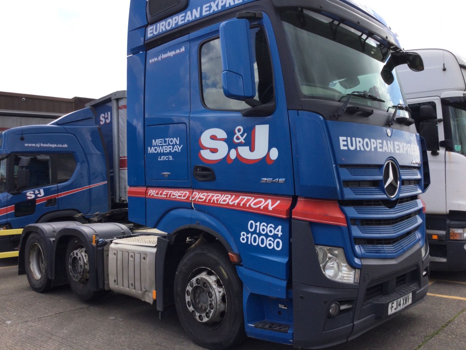 Scania ACTROS 2545 6x2 Tractor Unit With Mid-Lift Rear Axle, Sleeper Cab Mot Expired , Registration - Image 2 of 3