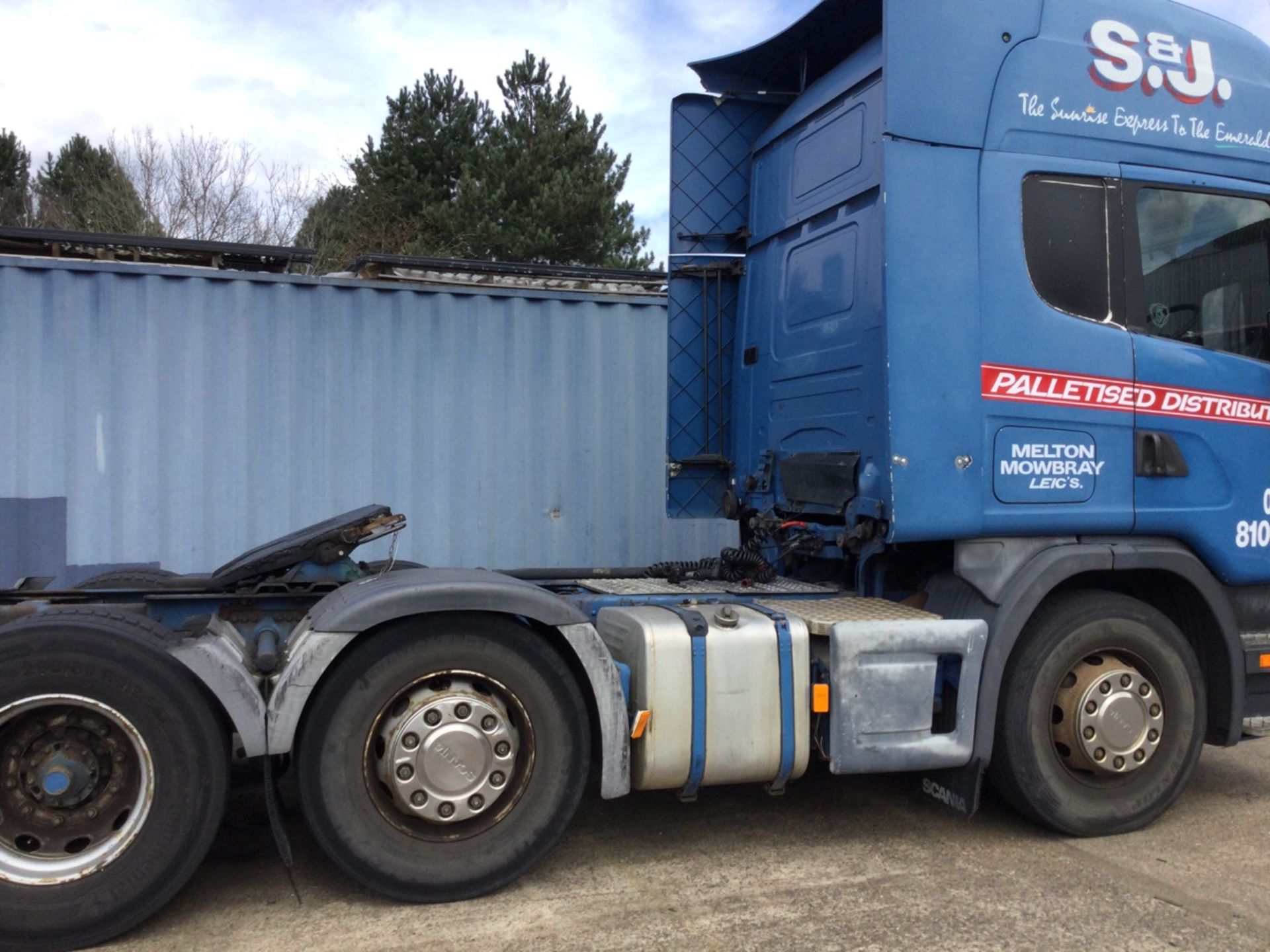 Scania 4-SRS L-CLASS 6x2 Tractor Unit With Mid Lift Axle, Sleeper Cab. Not Running - Believed To Ne - Bild 4 aus 4