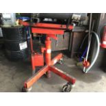 Unknown Mobile Hydraulic Vertical Telescopic Transmission Jack With Attached Fuel Tank