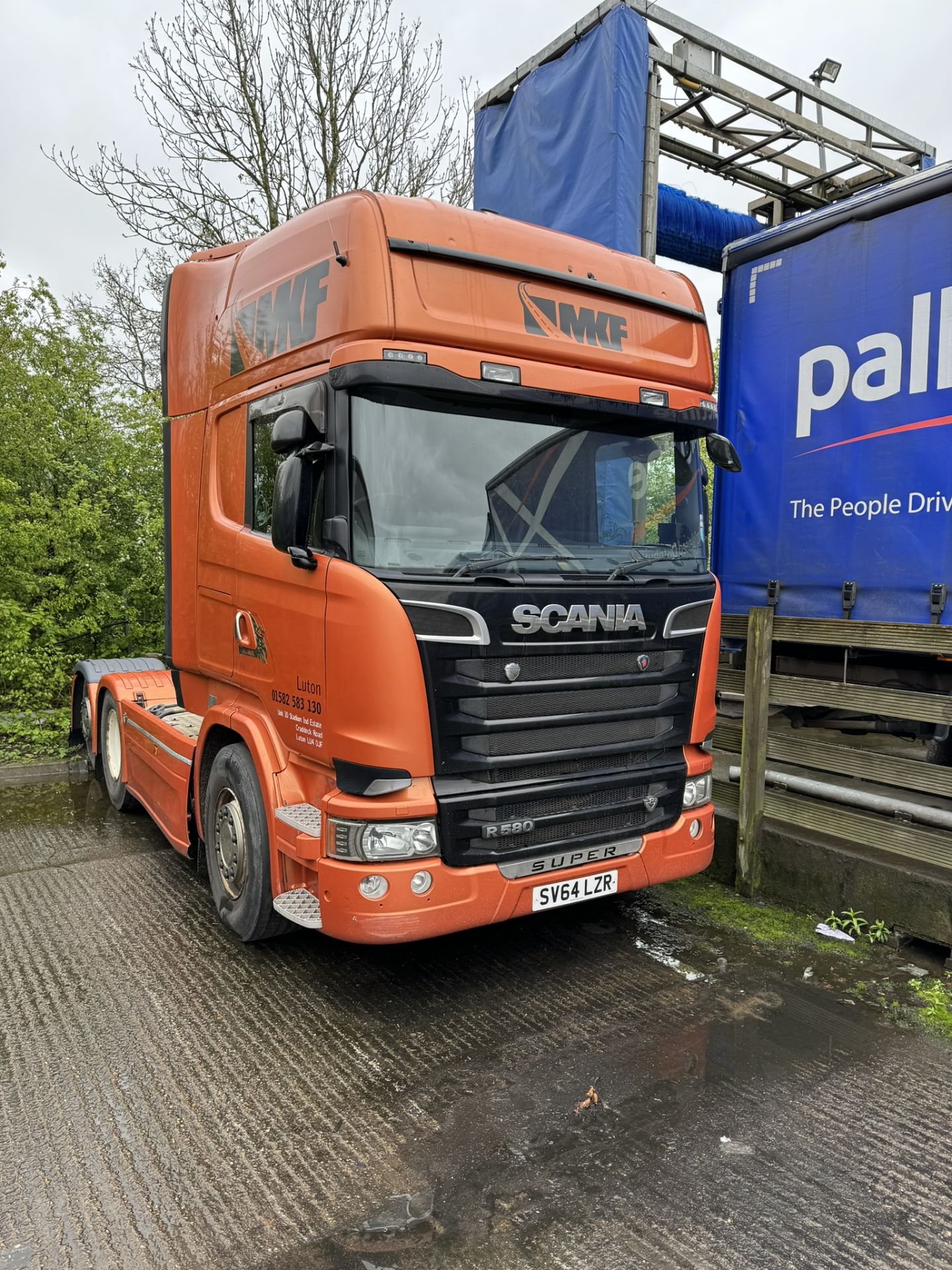 Scania R580-SRS L-CLASS V8 16-litre 6x2 Tractor unit with Auto Transmission