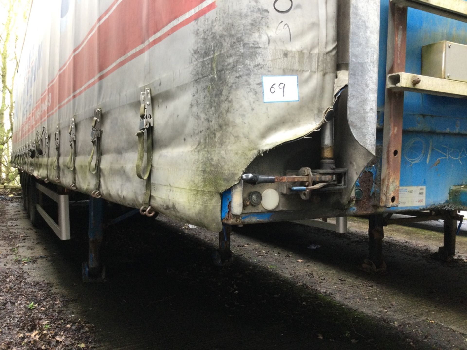 MONTRACON Tri-Axle Curtainside Trailer Mot Expired , serial number C141216 , year 2003. Note - No