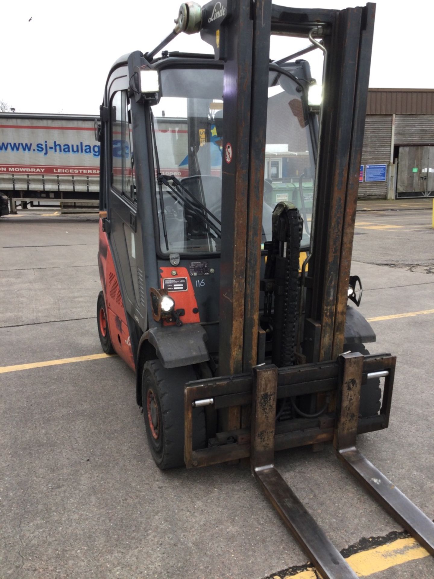 Linde H25D-01 Counterbalance Diesel Fuelled Fork Lift Truck With Two Stage Mast And Sideshift, 17047