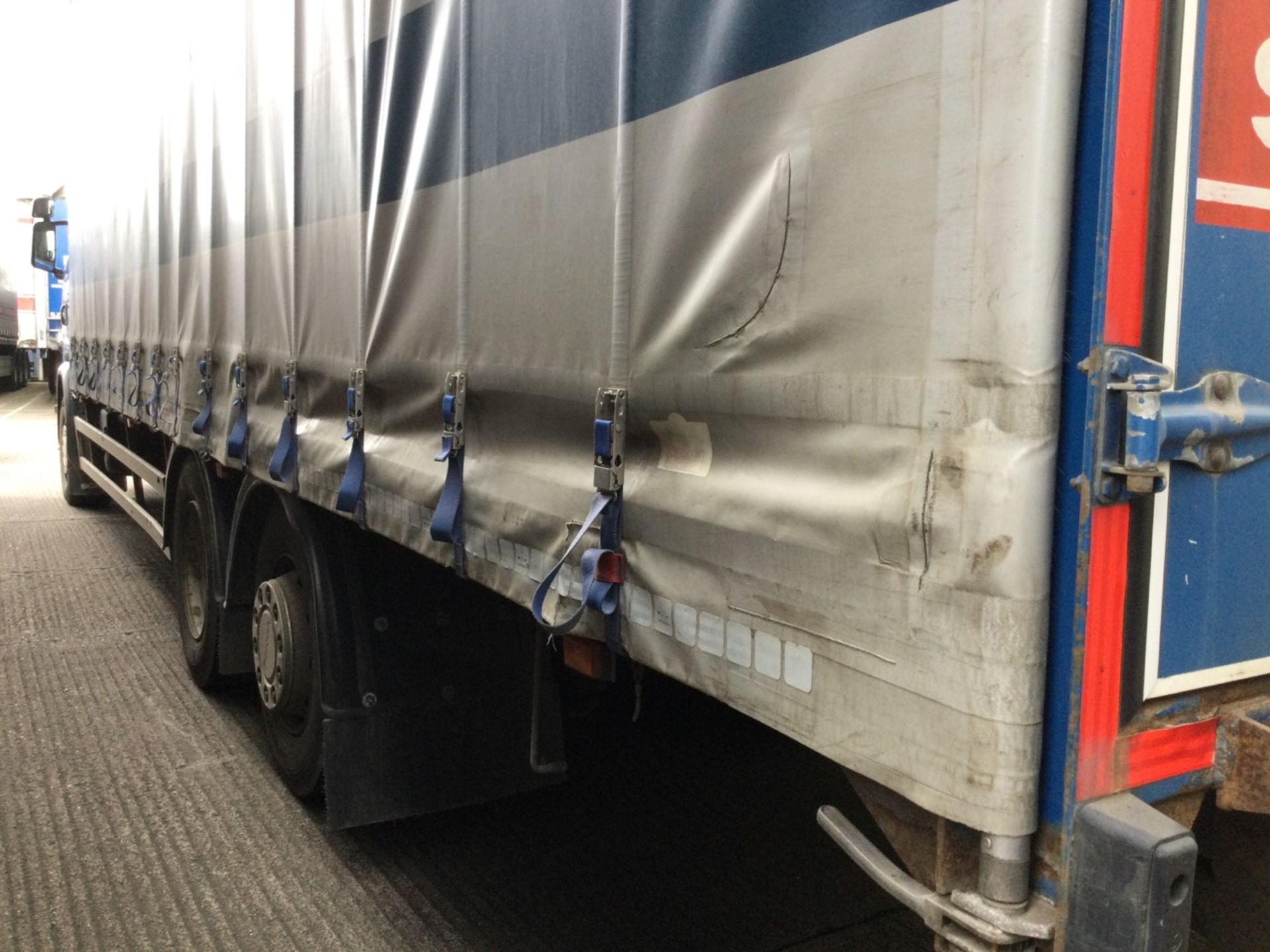 Scania G320-SRS D-CLASS (SERIES-1) 6x2 Curtainside Rear Axle Lift Rigid Sleeper, Fork Truck Mounts, - Image 3 of 5