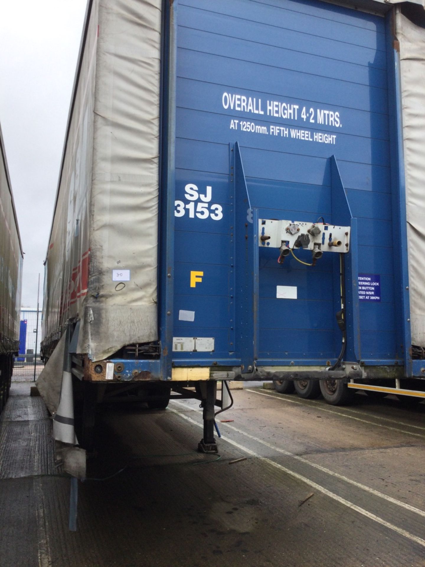 Schmitz Tri-Axle 13.9m Curtainside Trailer Mot Expired , serial number C217859 , year 2006. Note