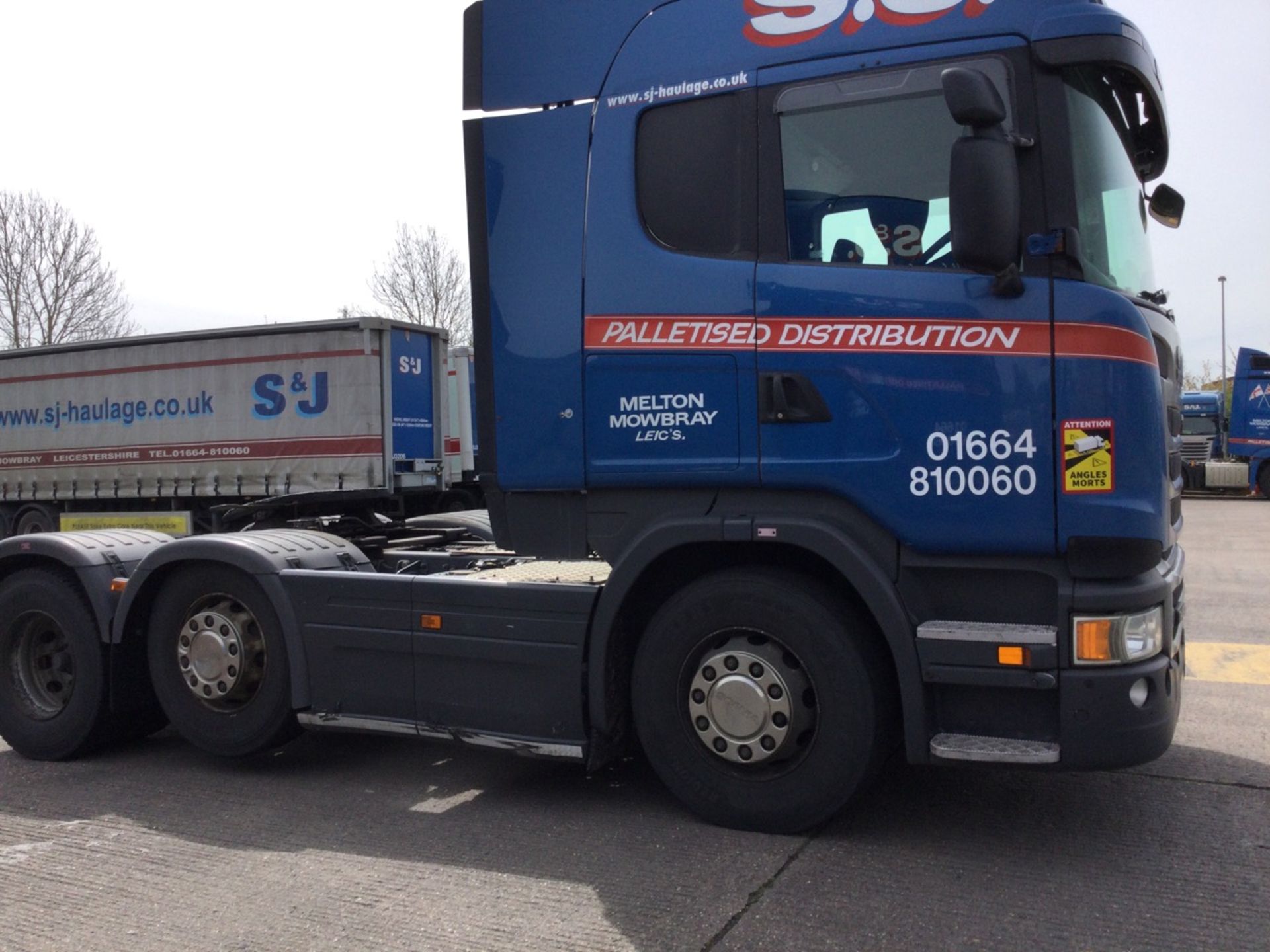 SCANIA R450 6x2 Topline Tractor Unit, with mid-lift axle, sleeper cab, Mot Until 31/07/24 Registrati - Image 2 of 5