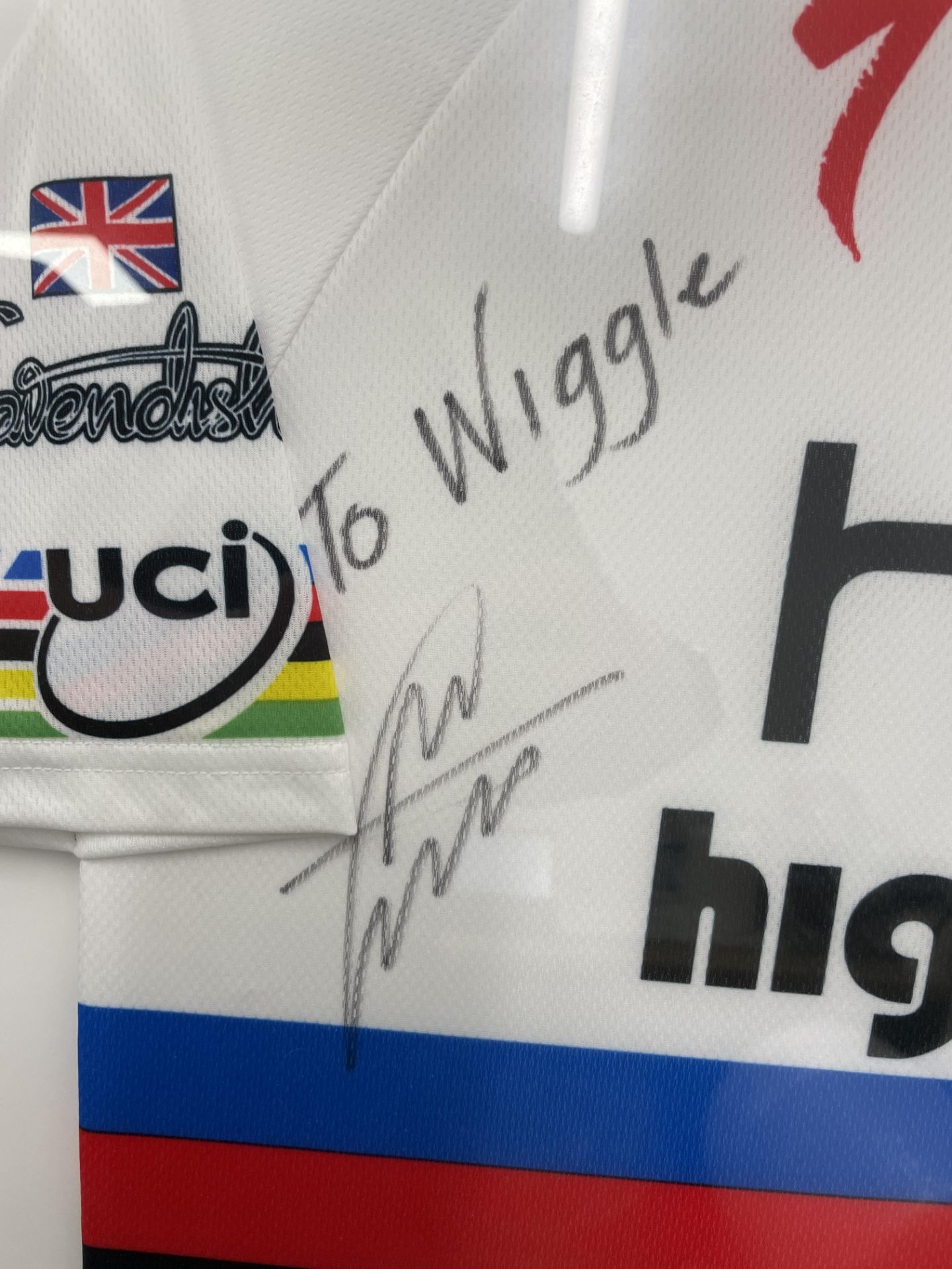 Mark Cavendish Framed & Signed HTC Highroad MOA Skoda Rainbow Cycling Jersey (Circa 2010) - Image 2 of 2