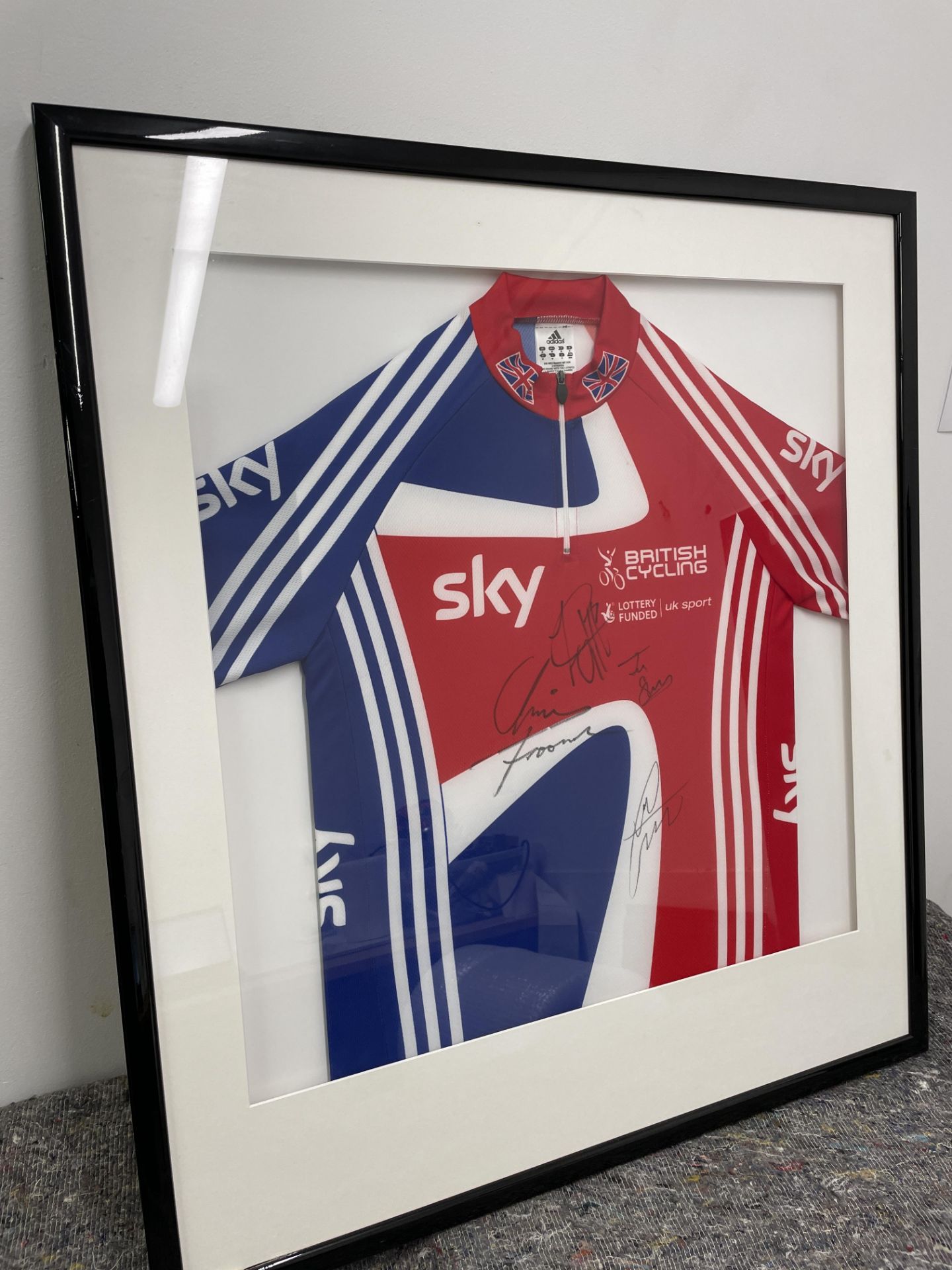 Framed & Signed British Cycling Track Cycling World Cup 2011 Team Jersey