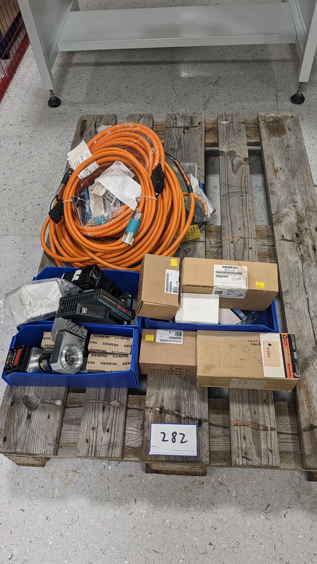 Pallet containing various SIEMENS spares