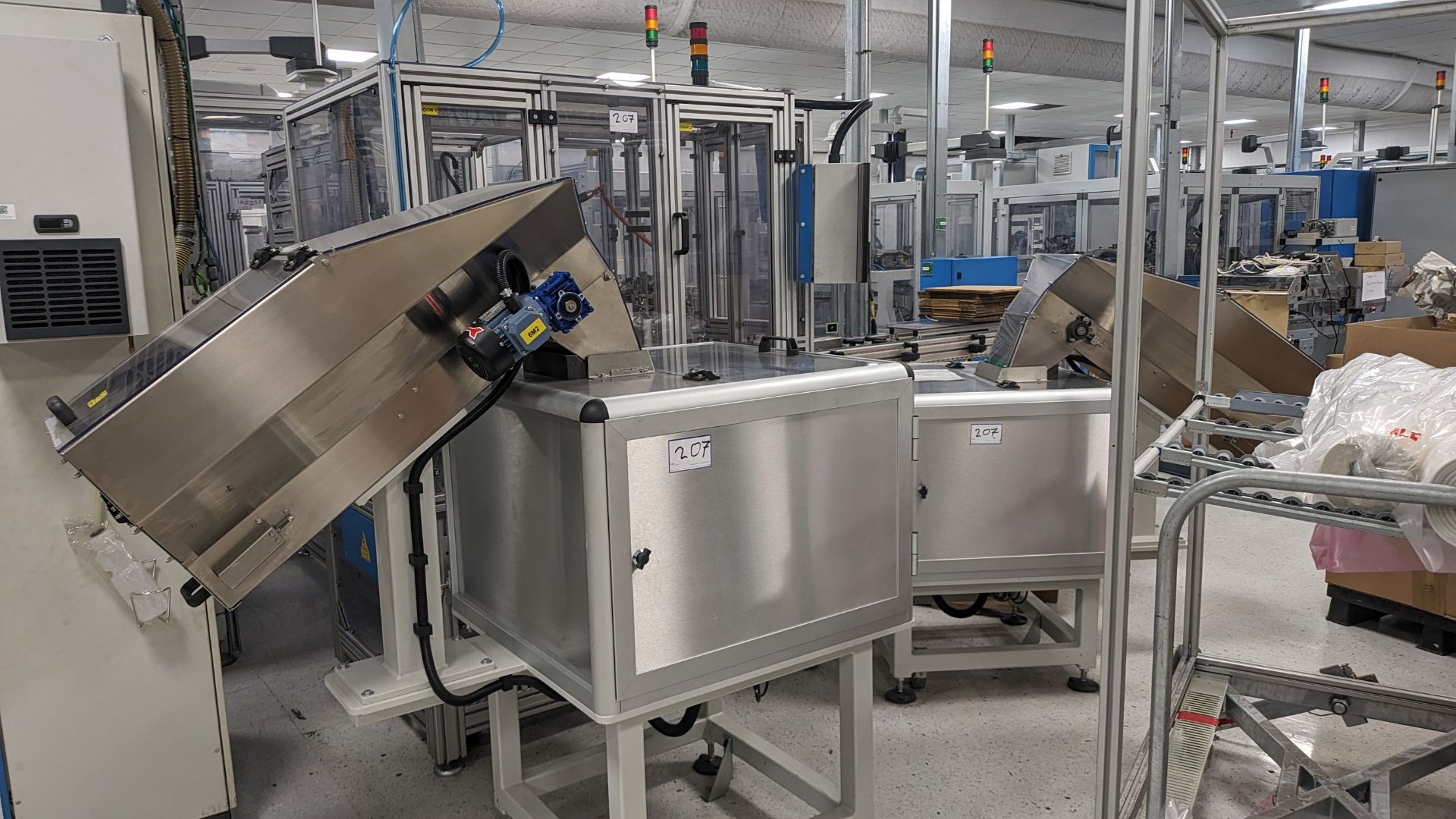 Tecnomatic , , End Caps Assembly Machine with 2: Longetech Bowl Feeders and Coveyors