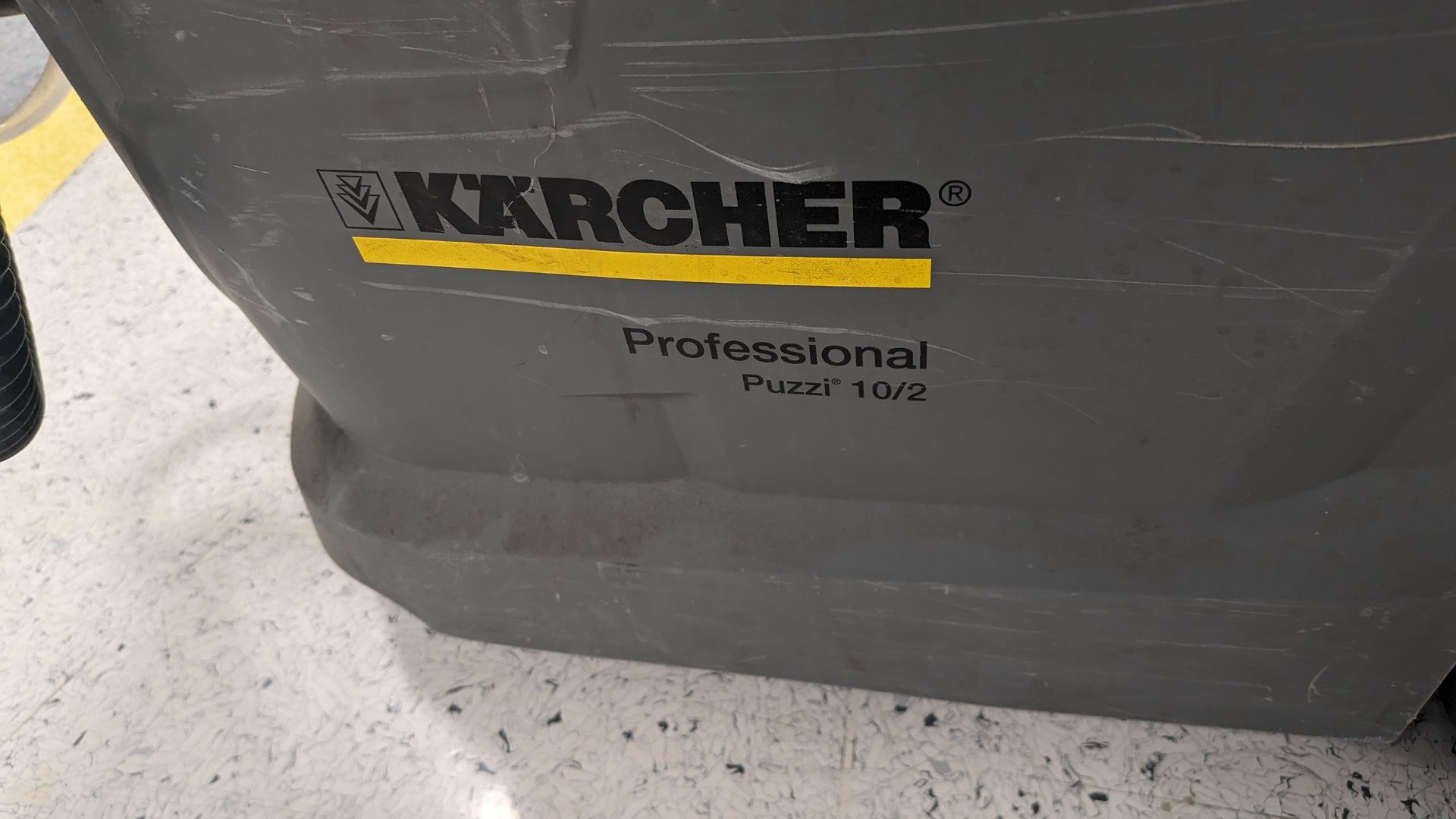 Karcher Professional Puzzi 10/2 spray-extraction cleaner - Image 2 of 2