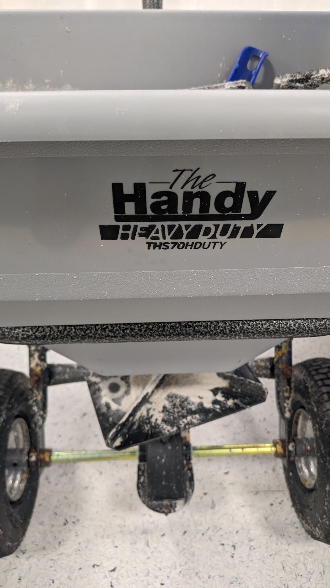 "The Handy" 31.7kg Salt Spreader - Image 2 of 2