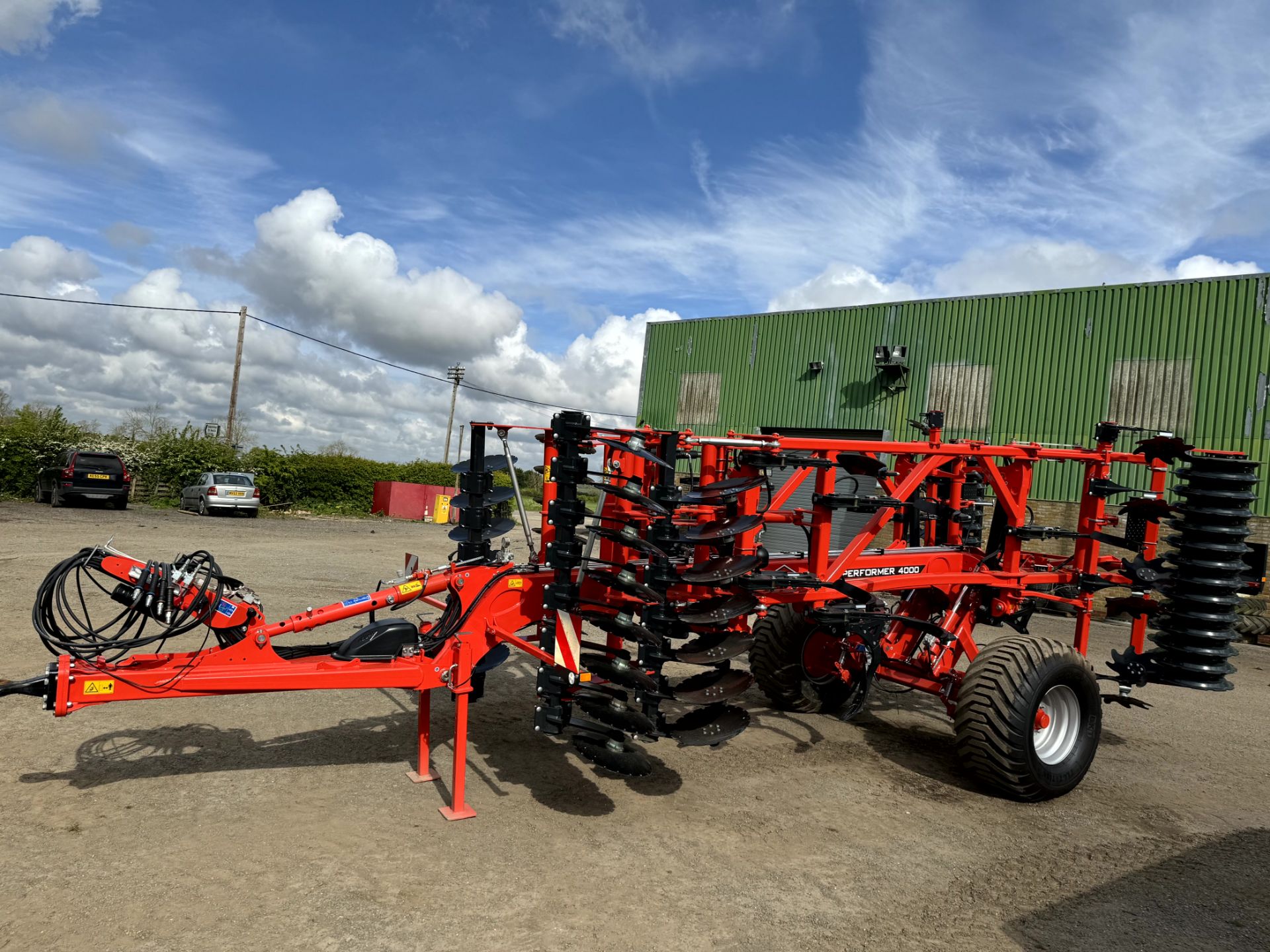 1: Kuhn Performer 4000, Cultivator , Serial Number: KHUA1001V30D00195, Year of Manufacture: 2023