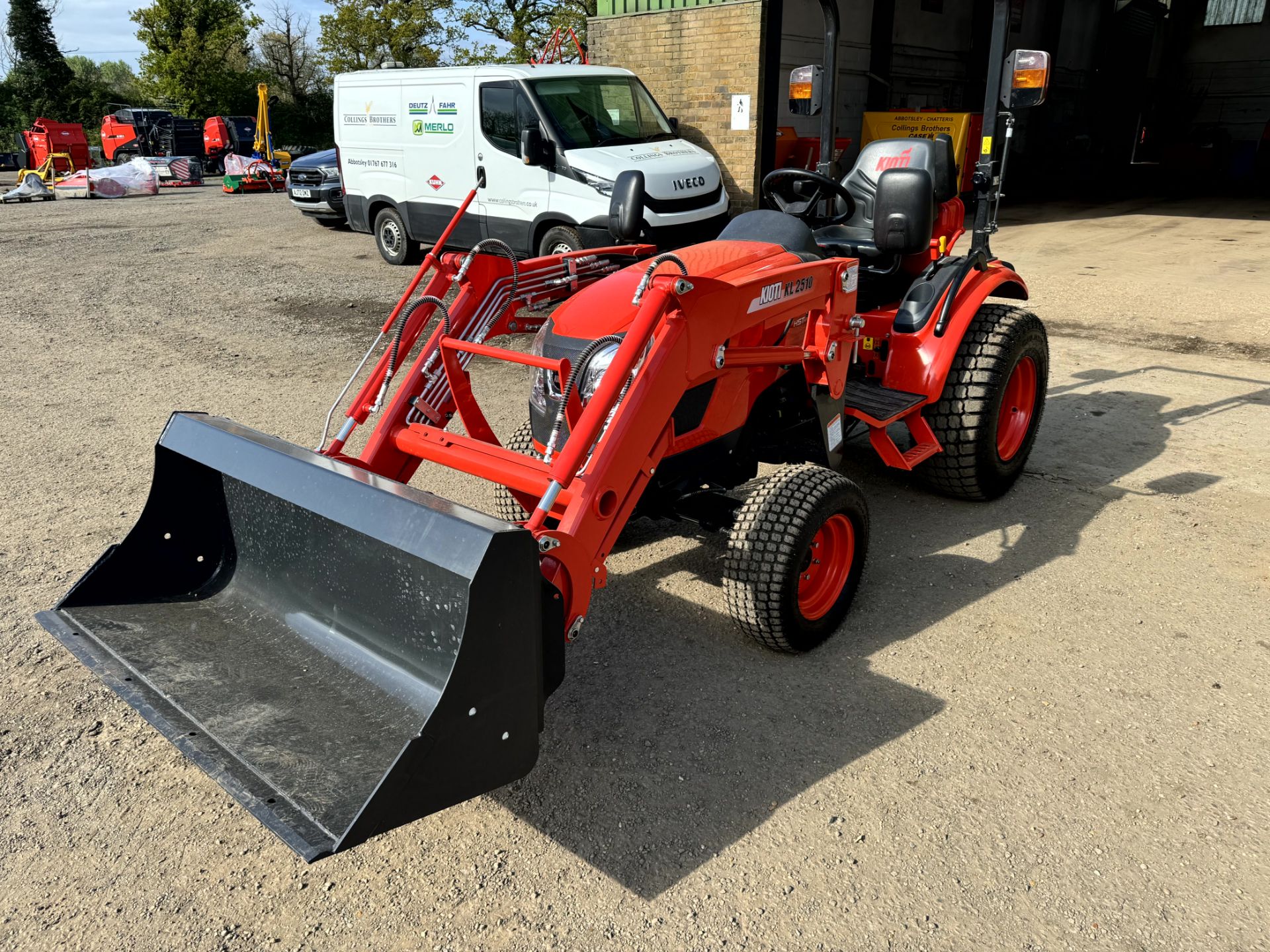 1: Kioti CX2510 HST, 4WD Compact Tractor SR-TB130 On Grassland Tyres With Kioti KL2510 HST Front Lo - Image 2 of 15
