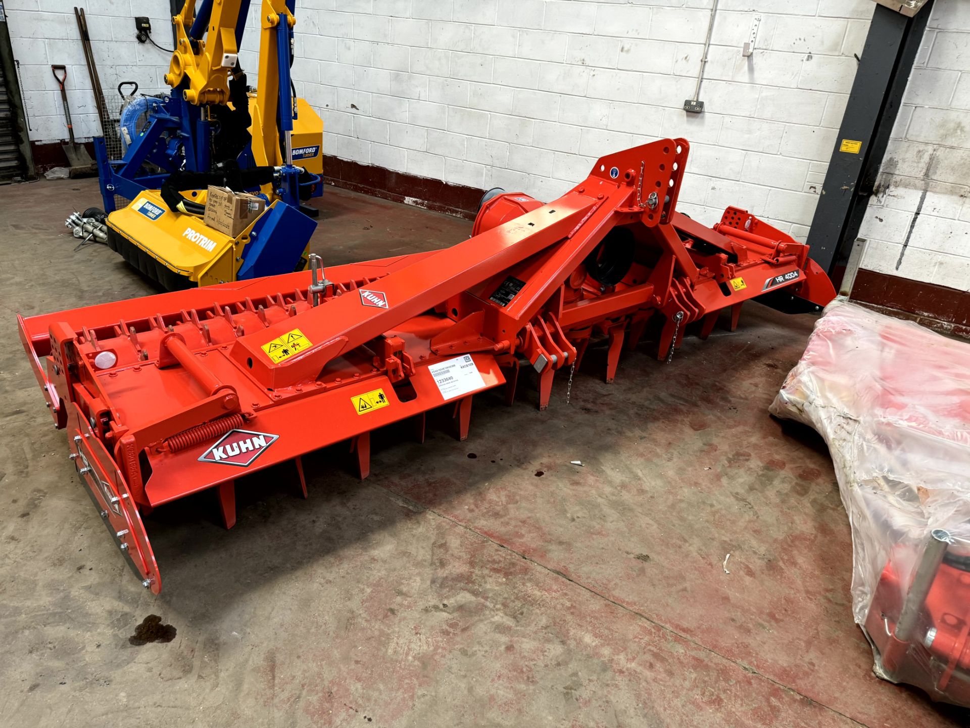 1: Kuhn HR4004D, Power Harrow, Serial Number: KSAA1054E10K00368, Year of Manufacture: 2023 - Image 2 of 6