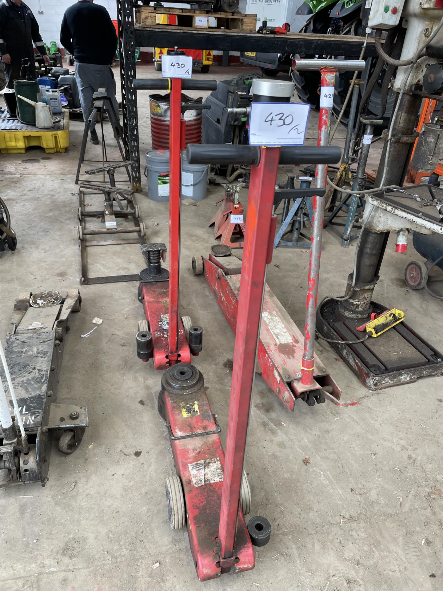 2: 20 Tonne Pneumatic Tolley Bottle Jacks As Lotted