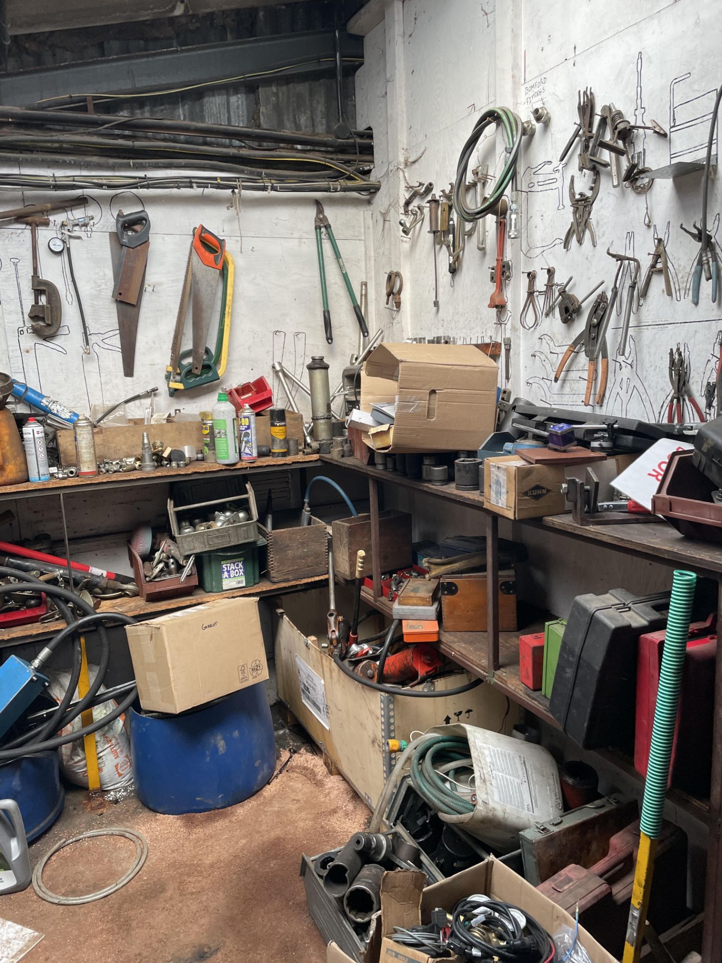 Contents of Fitters Tool Room to Include Various Tooling, Tap & Dies, Watering Cans, Hydraulic Pipes - Image 2 of 5