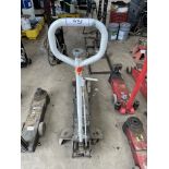 1: 10 Tonne Trolley Jack