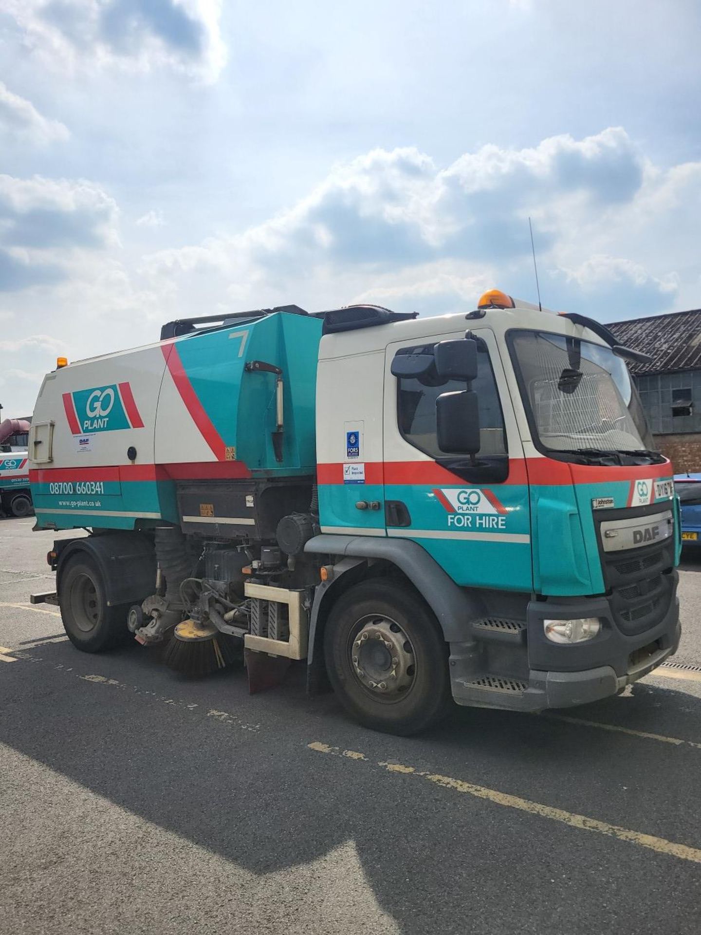 2015 DAF LF 220 FA Sweeper Truck - Image 3 of 12