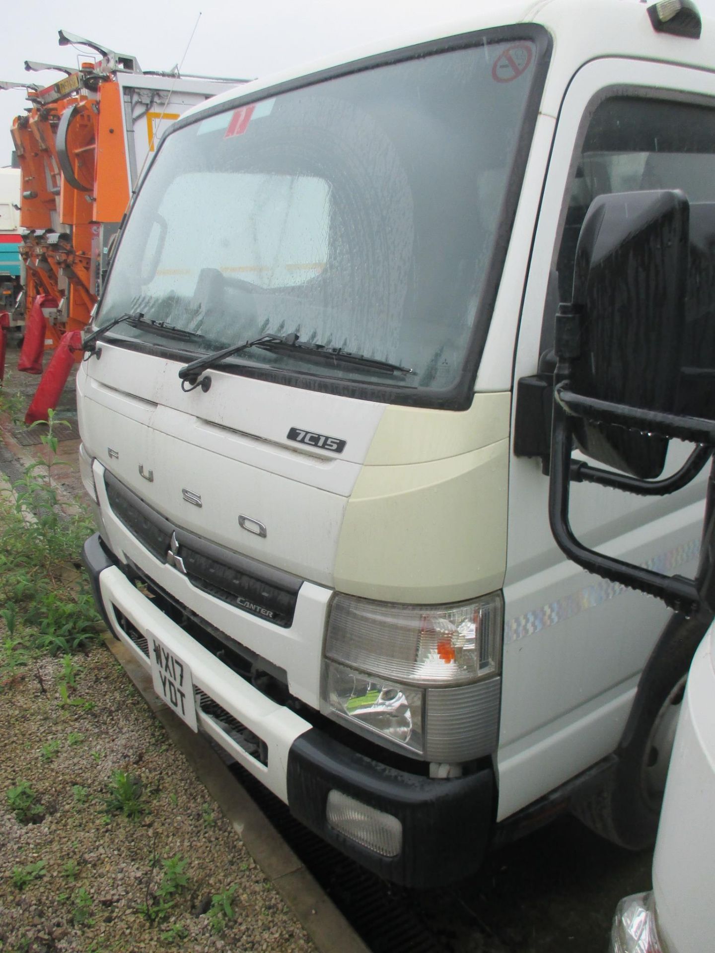 2017 Mitsubishi Canter Bar Lift Truck - Image 2 of 6