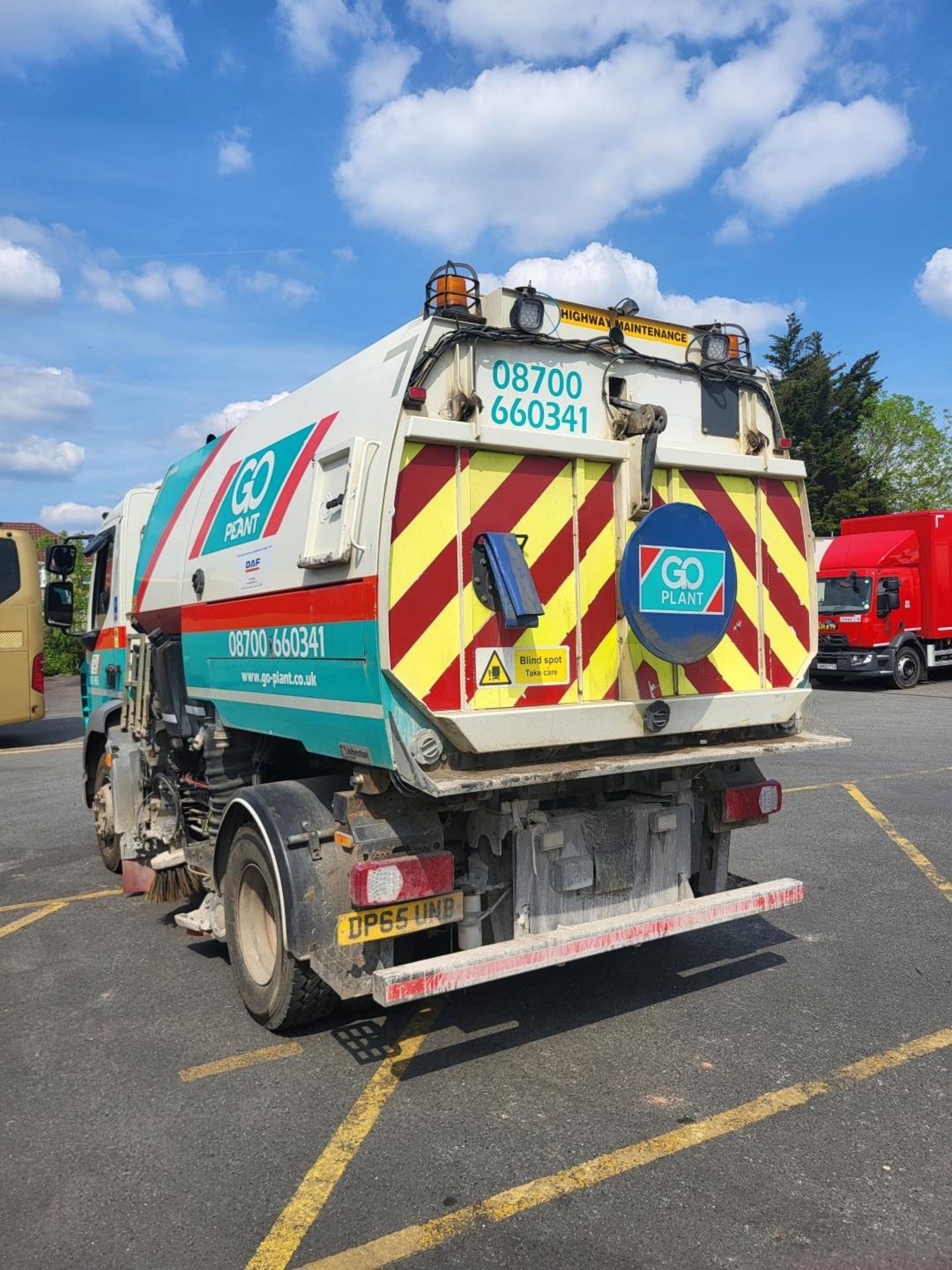 2016 DAF LF 220 FA Sweeper Truck - Image 6 of 10