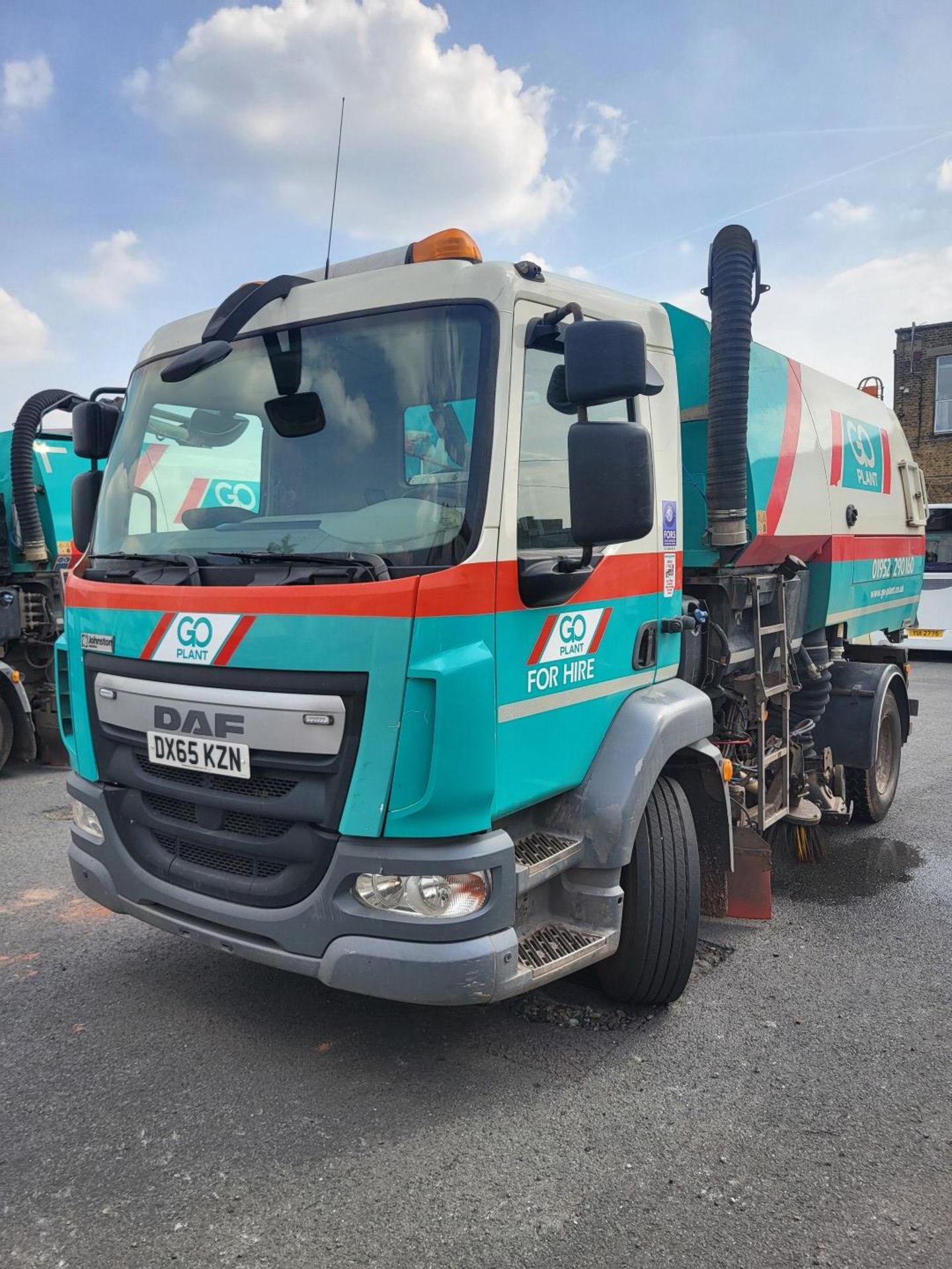 2015 DAF LF 250 FA 18T Johnston VT801 - Truck Mounted Sweeper