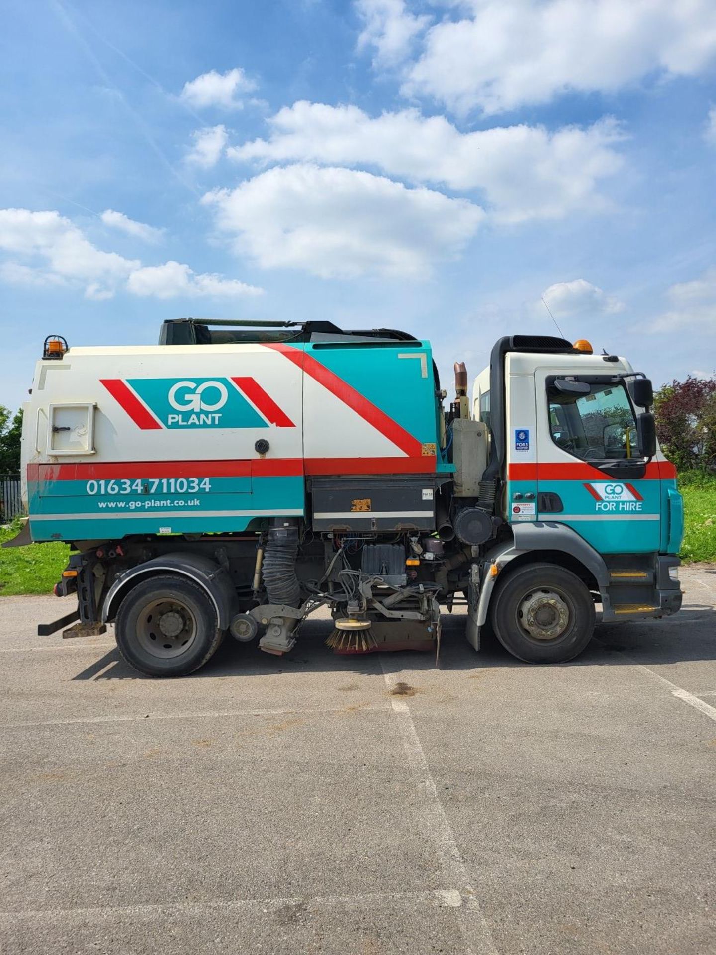 2015 DAF LF 220 FA 16T SWEEP Johnston VT651 - Truck Mounted Sweeper - Image 7 of 17