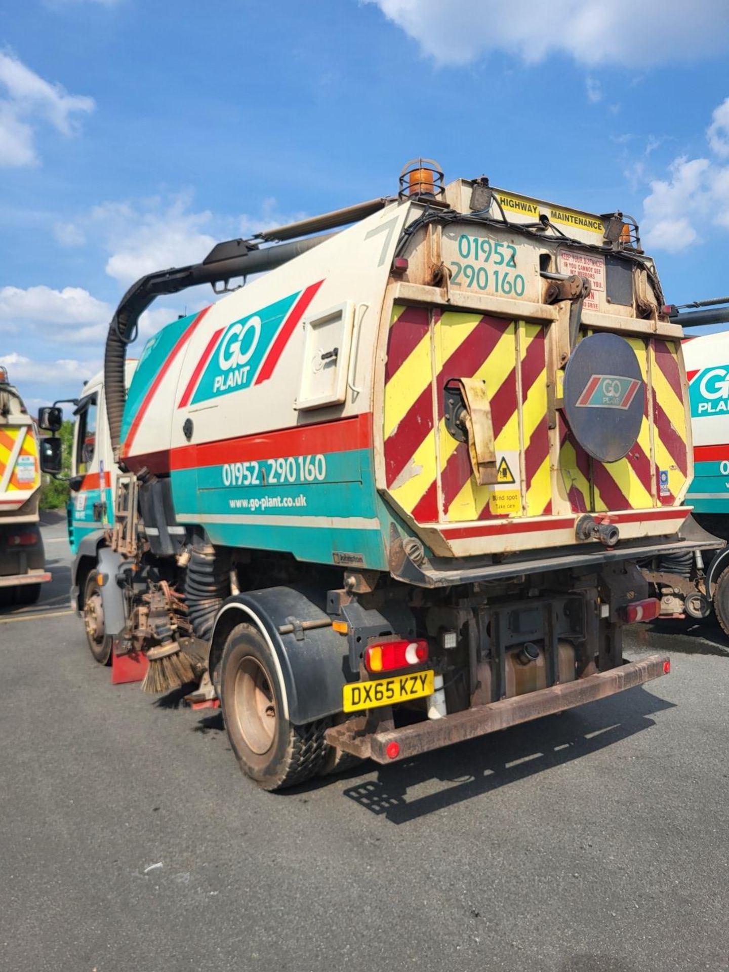 2015 DAF LF 220 FA Sweeper Truck - Image 6 of 11