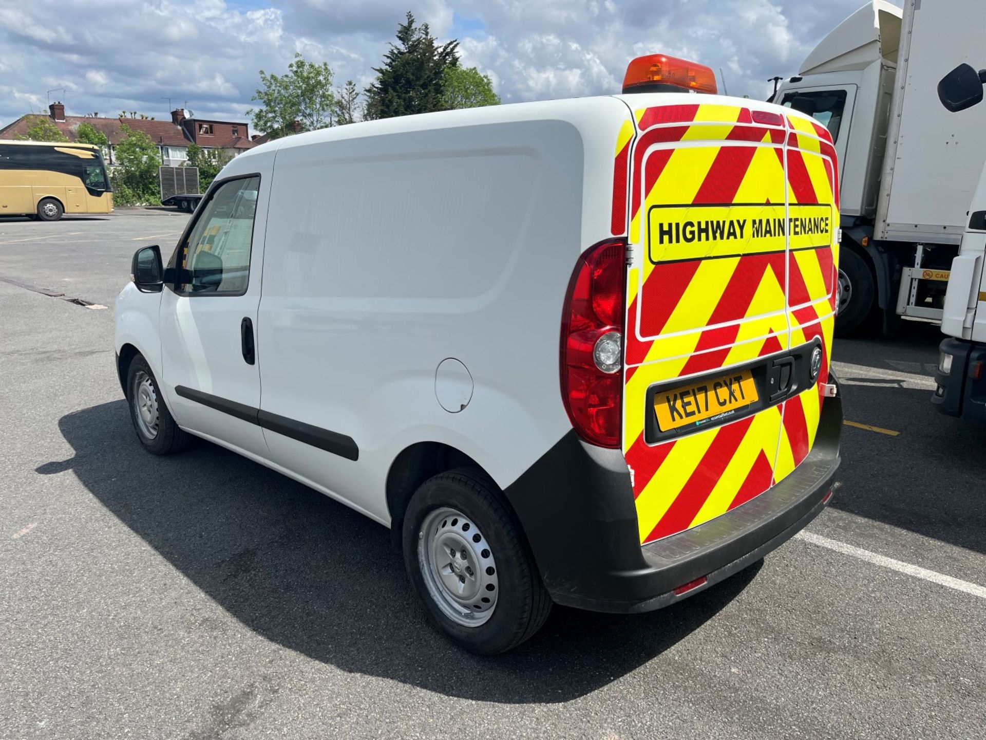 2017 Vauxhall Combo Van - Image 3 of 11