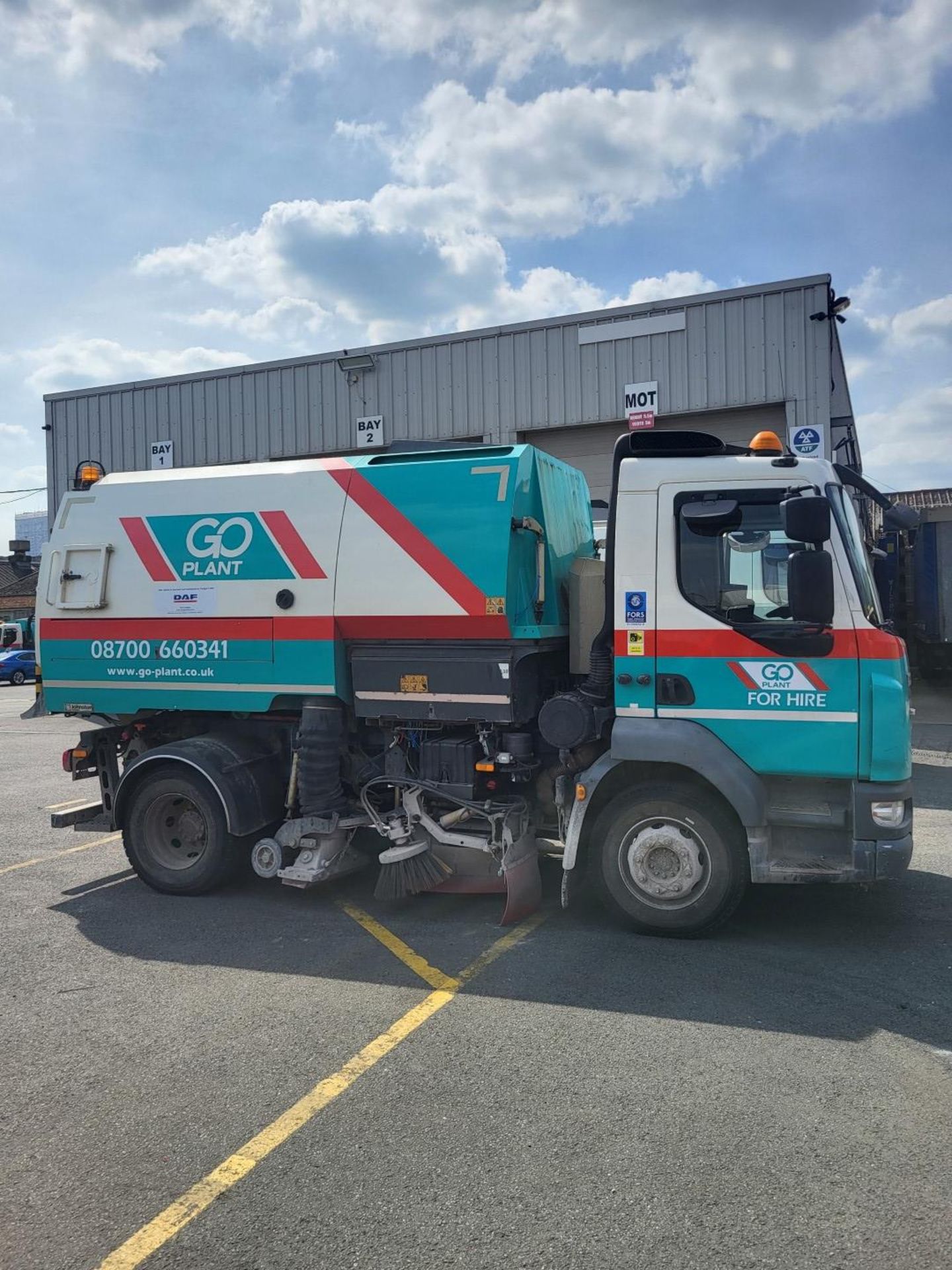 2016 DAF LF 220 FA Sweeper Truck - Image 3 of 10