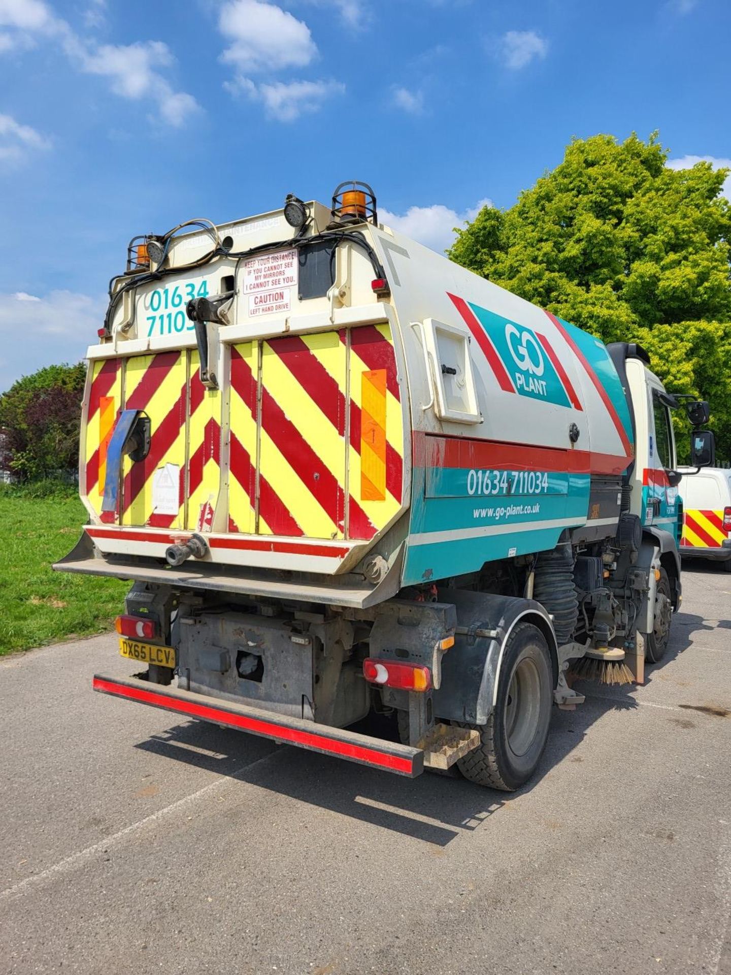 2015 DAF LF 220 FA Sweeper Truck - Image 6 of 17