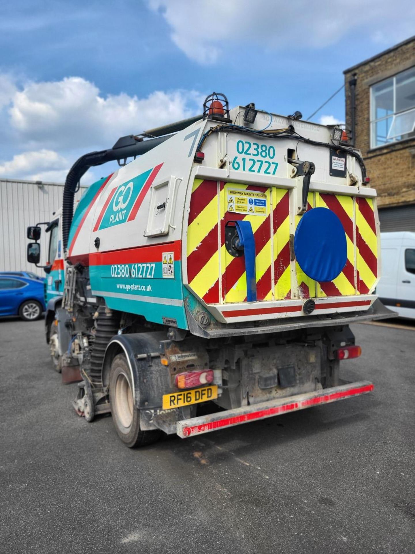 2015 DAF LF 220 FA 16T SWEEP Johnston VT651 - Truck Mounted Sweeper - Image 6 of 11