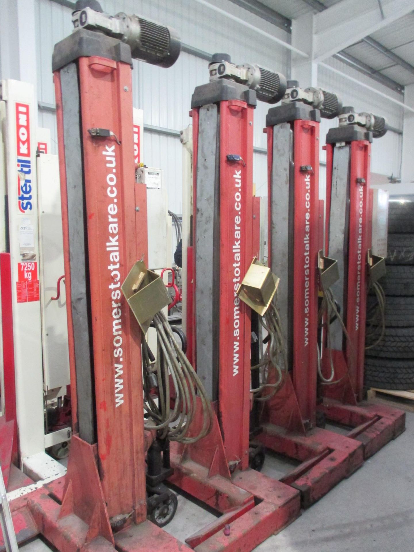 Set of 4 Somers TotalKare Colum Lifts - Image 3 of 5