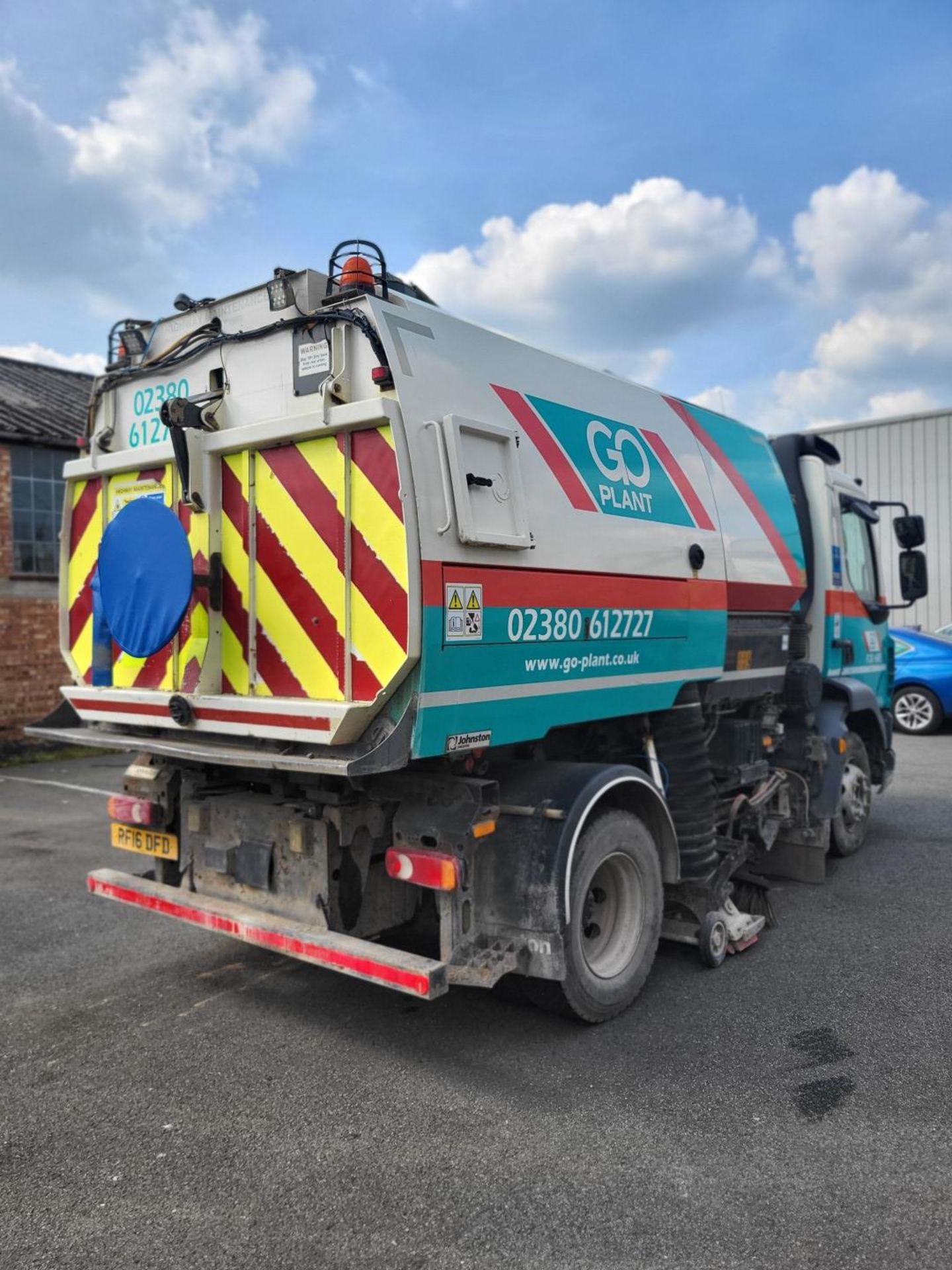 2015 DAF LF 220 FA 16T SWEEP Johnston VT651 - Truck Mounted Sweeper - Image 5 of 11