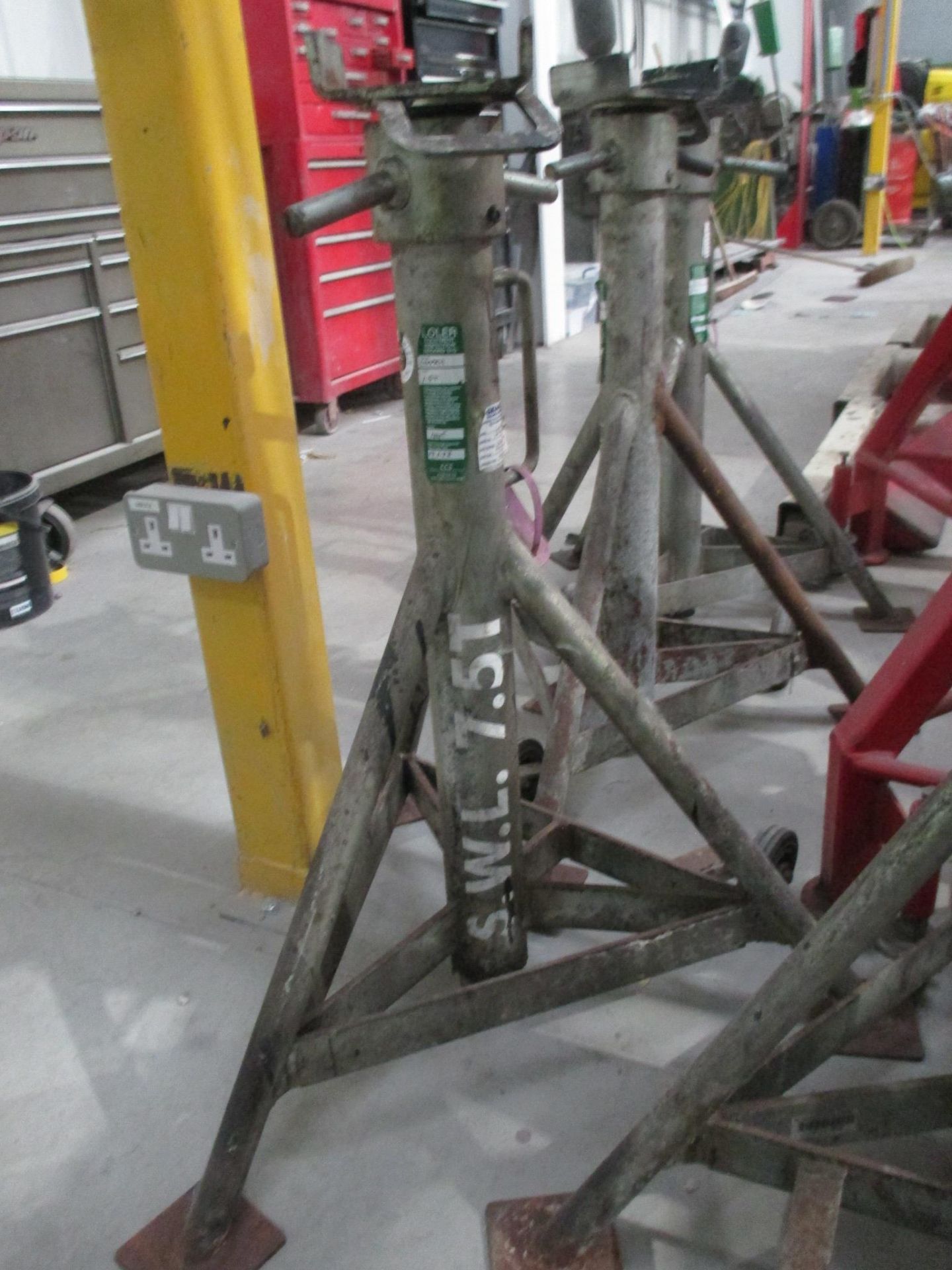 Set of 4 Axle Stands - Image 2 of 3