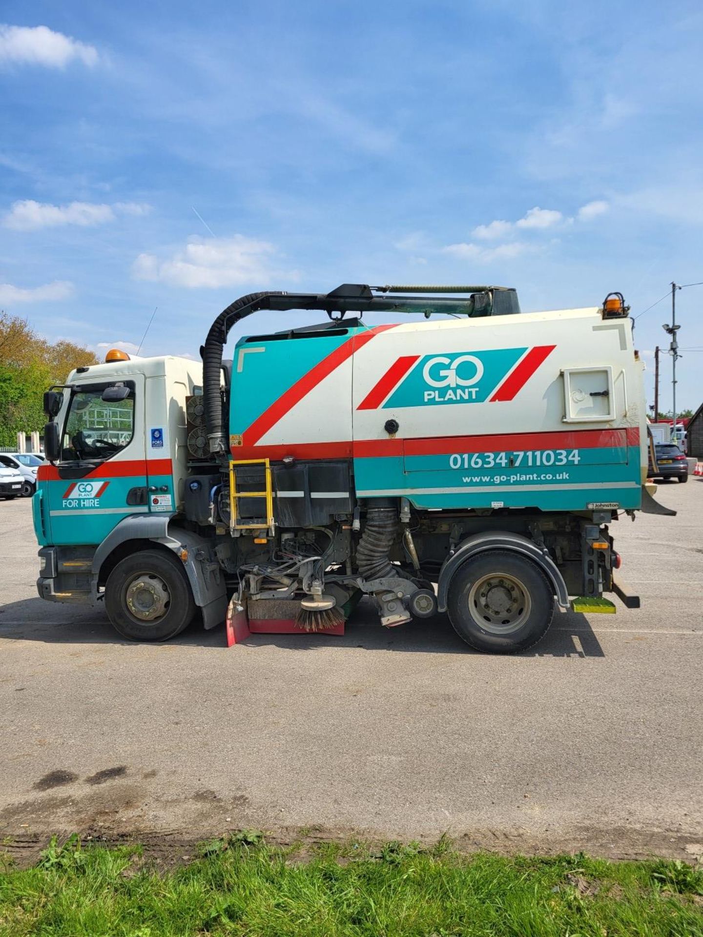 2015 DAF LF 220 FA 16T SWEEP Johnston VT651 - Truck Mounted Sweeper - Image 4 of 17