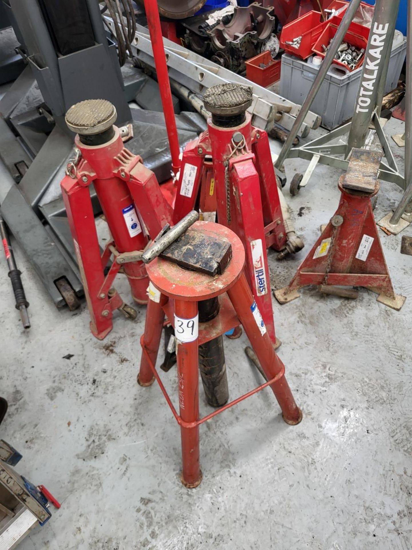 7 x Assorted Axle Stands