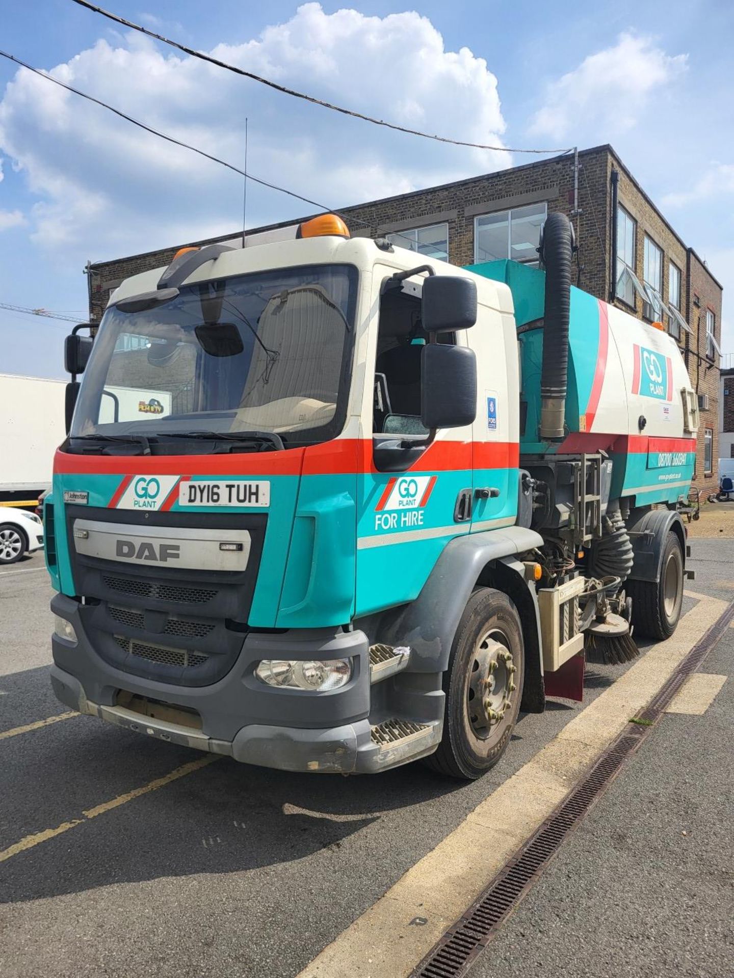 2015 DAF LF 220 FA Sweeper Truck