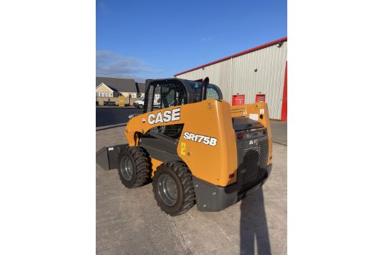 Case SR175B Skid Steer with 2 Speed Mechanical Control, 66" Bucket, Hand Controls, Self Levelling an - Image 3 of 10