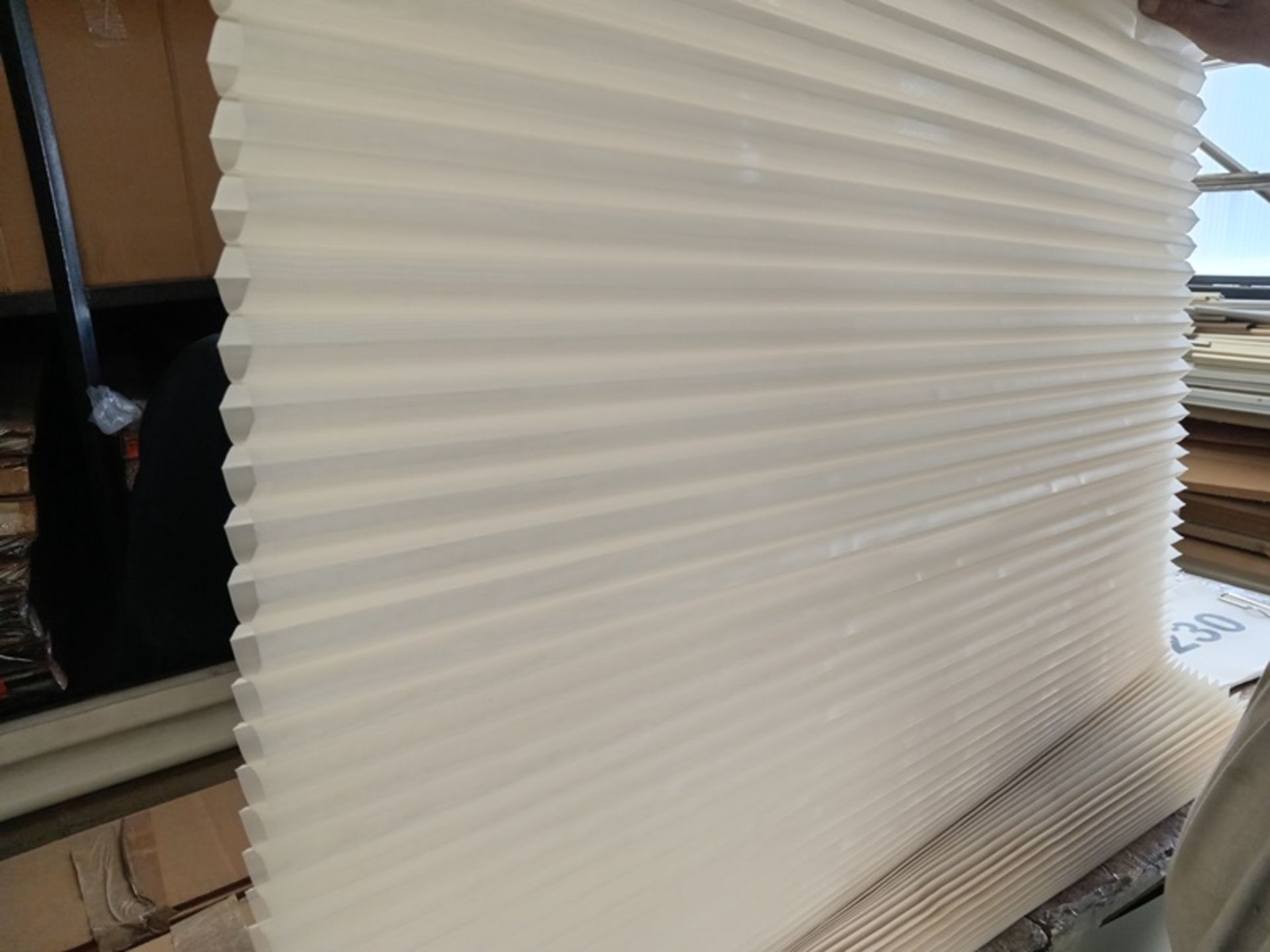 LOT OF APPROXIMATELY (18,000) M2 OF BLINDS CELLULAR FABRIC - Image 23 of 30