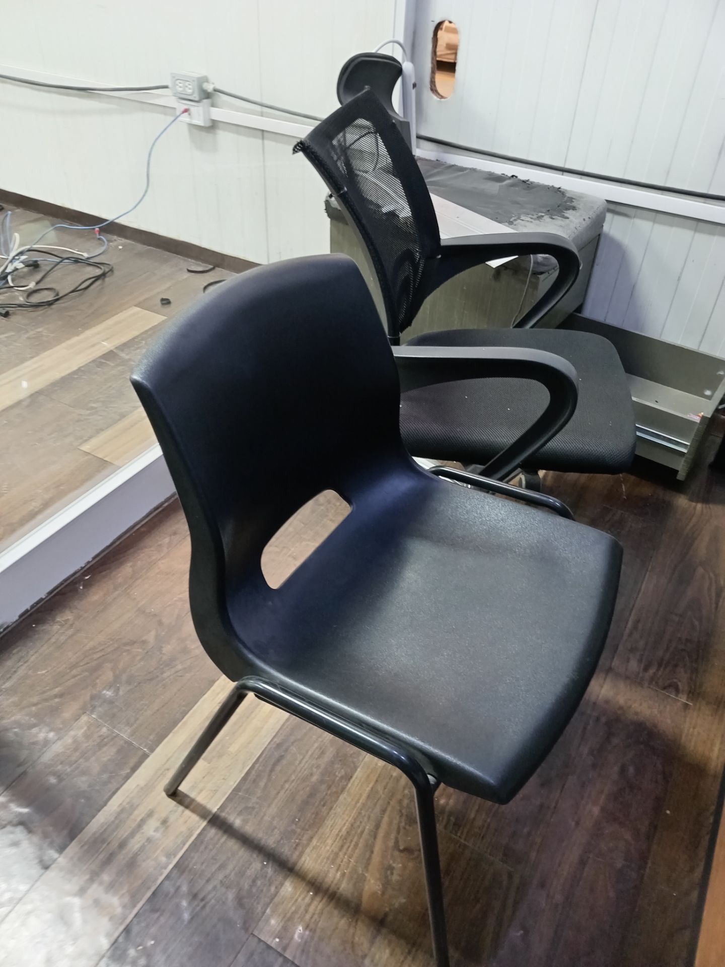 LOT OF (55) PIECES OF OFFICE CHAIRS - Image 22 of 25